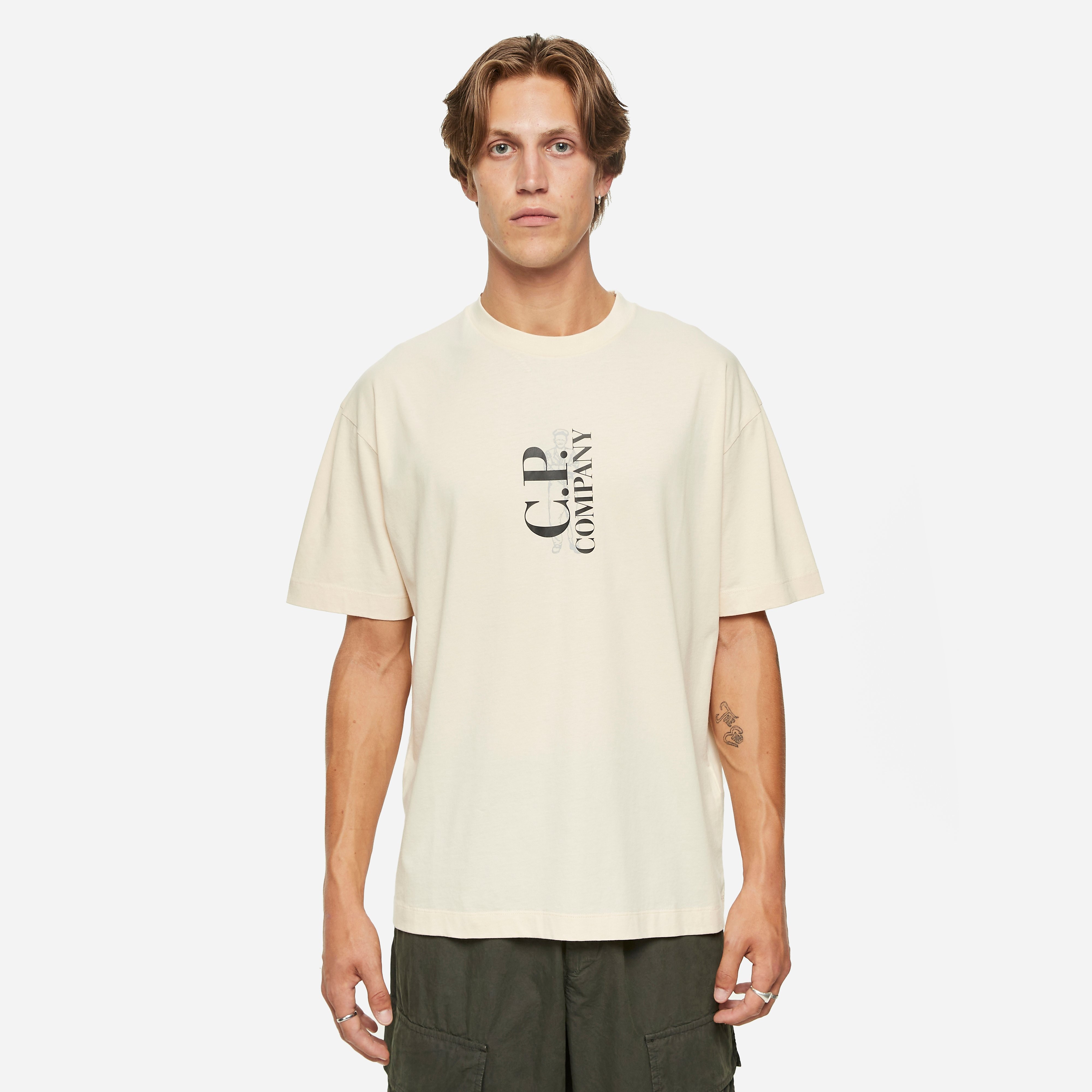 ★韓国の人気★【CP COMPANY】★30/1 JERSEY T SHIRT★ Cp Company 30/1 Jersey Vertical Logo T-shirt White 103 | ONU
