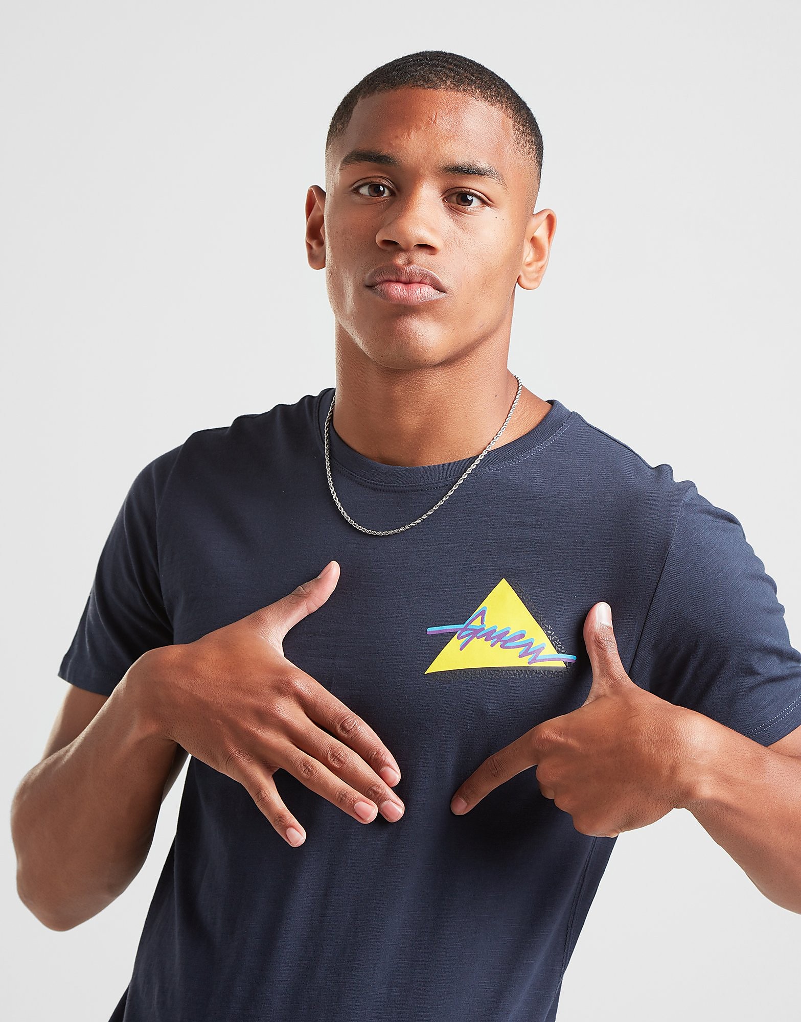 

GUESS Retro Chest Hit T-Shirt Men's - Navy, Navy