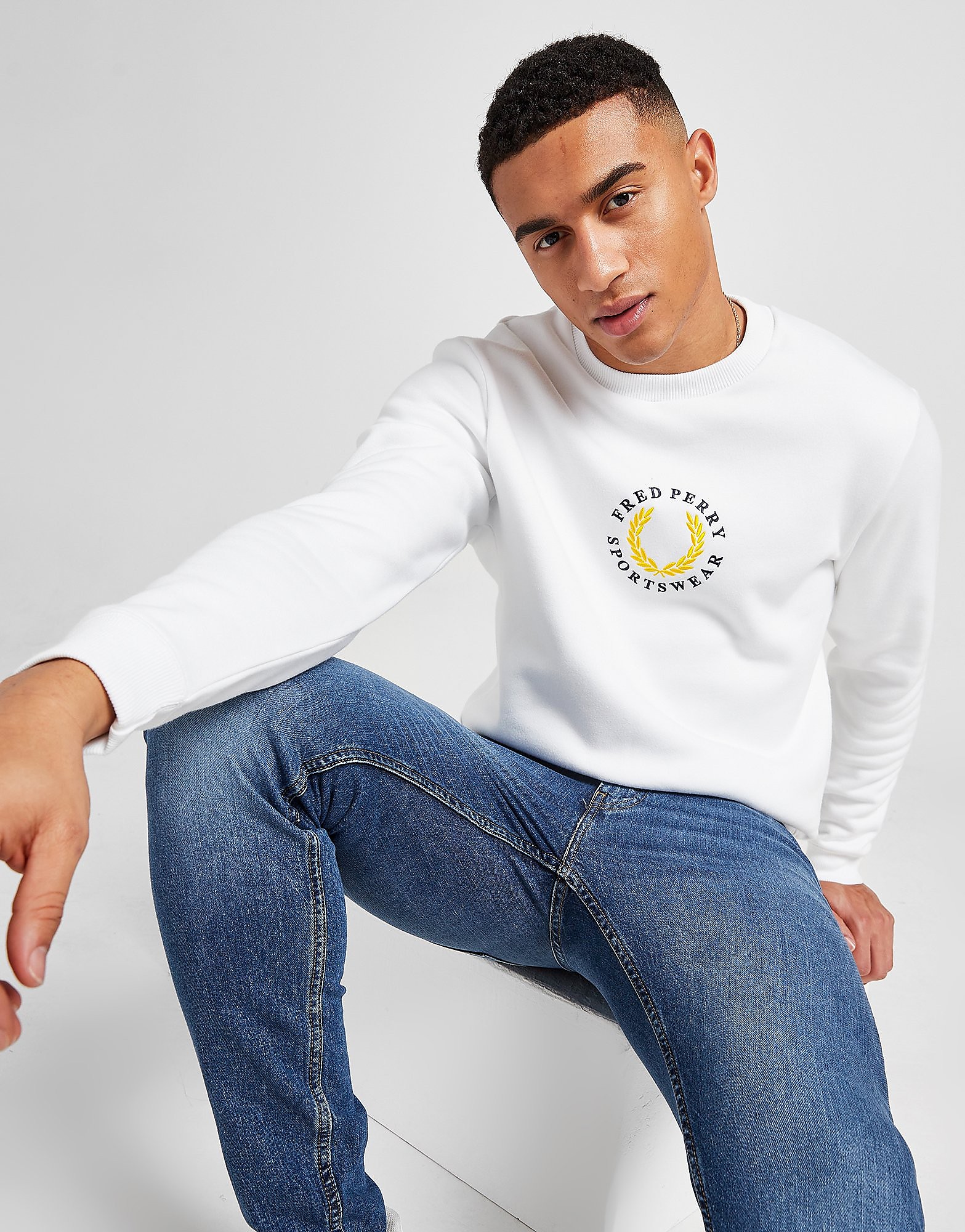 

Fred Perry Circle Logo Crew Sweatshirt - White/Navy - Mens, White/Navy