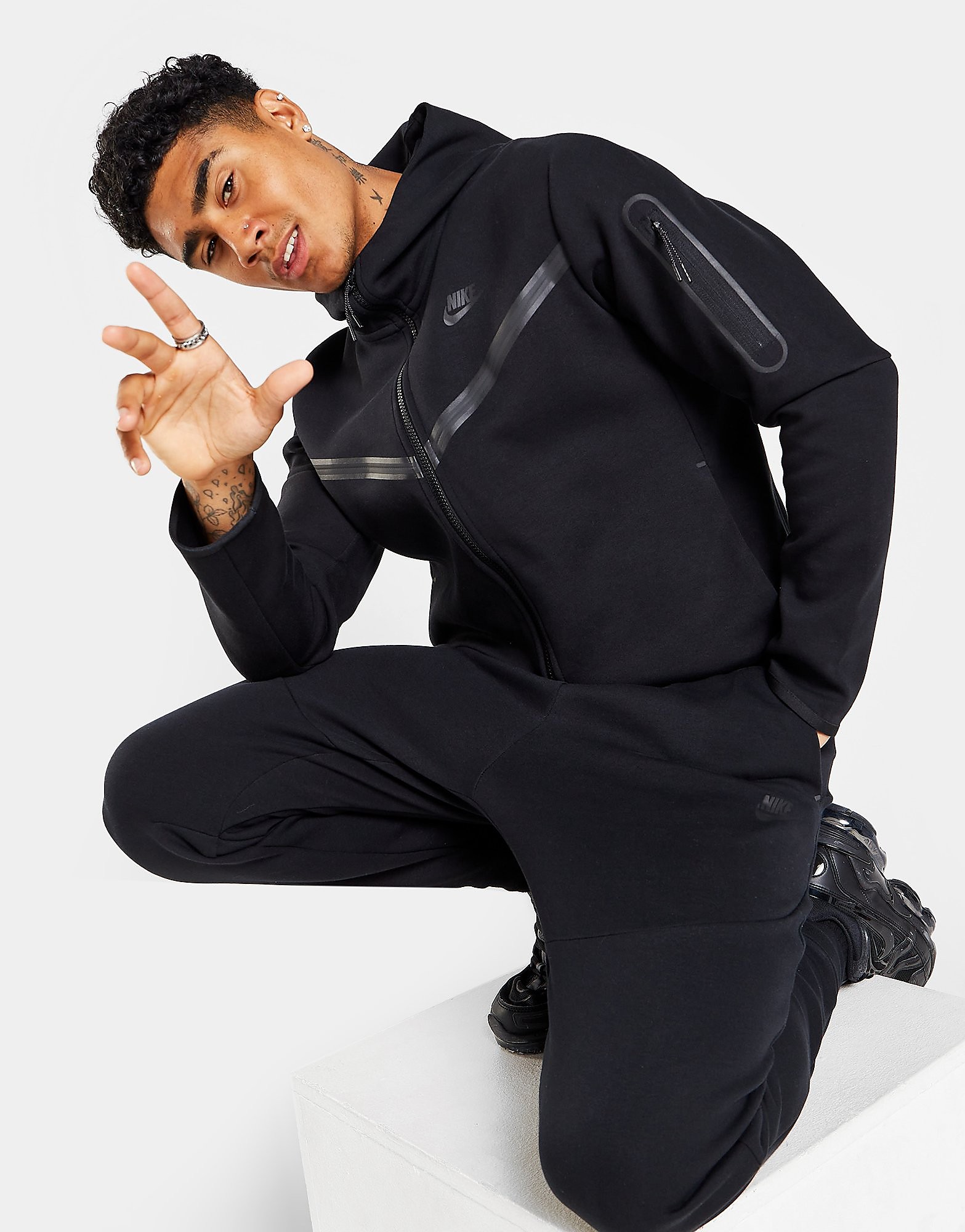 

Nike Tech Fleece Full Zip Hoodie - Black/Black - Mens, Black/Black