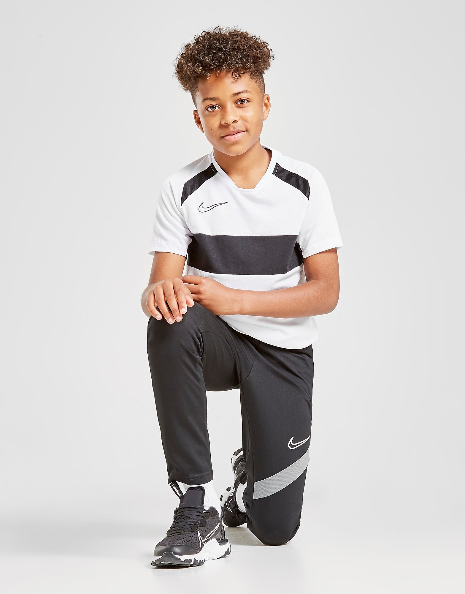 

Nike Academy Pro Track Pants Junior - Black/Smoke Grey/White/Silver - Kids, Black/Smoke Grey/White/Silver