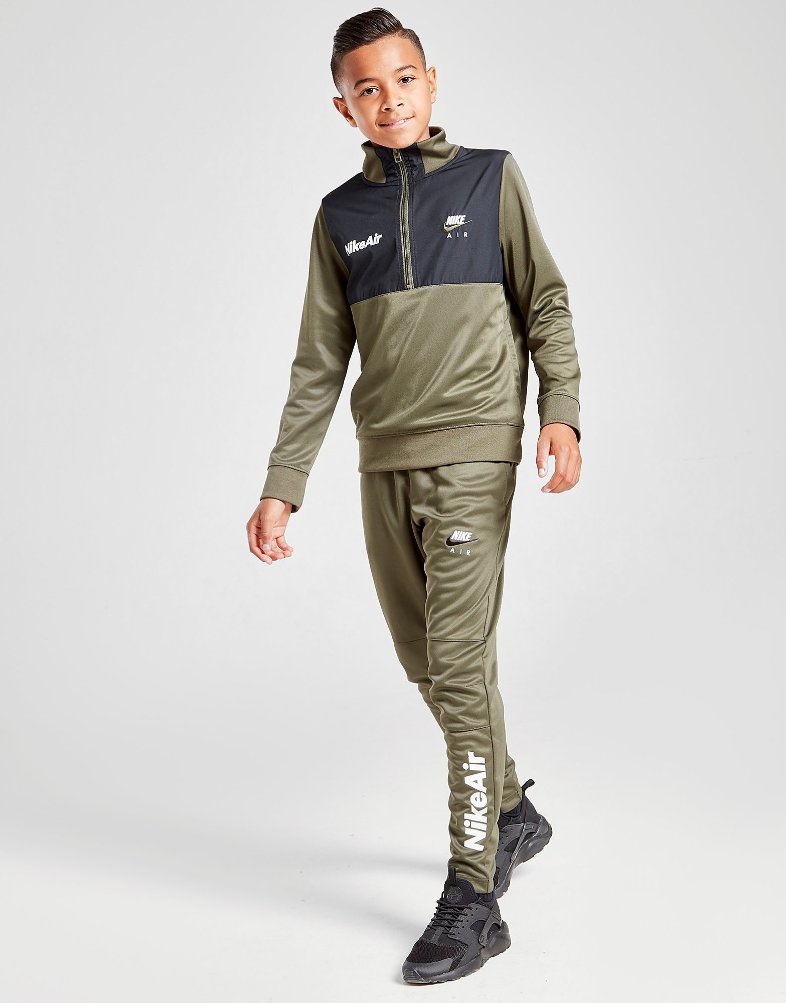 

Nike Air Tracksuit Junior - Cargo Khaki/Black/Cargo Khaki/Cargo Khaki/Black - Kids, Cargo Khaki/Black/Cargo Khaki/Cargo Khaki/Black