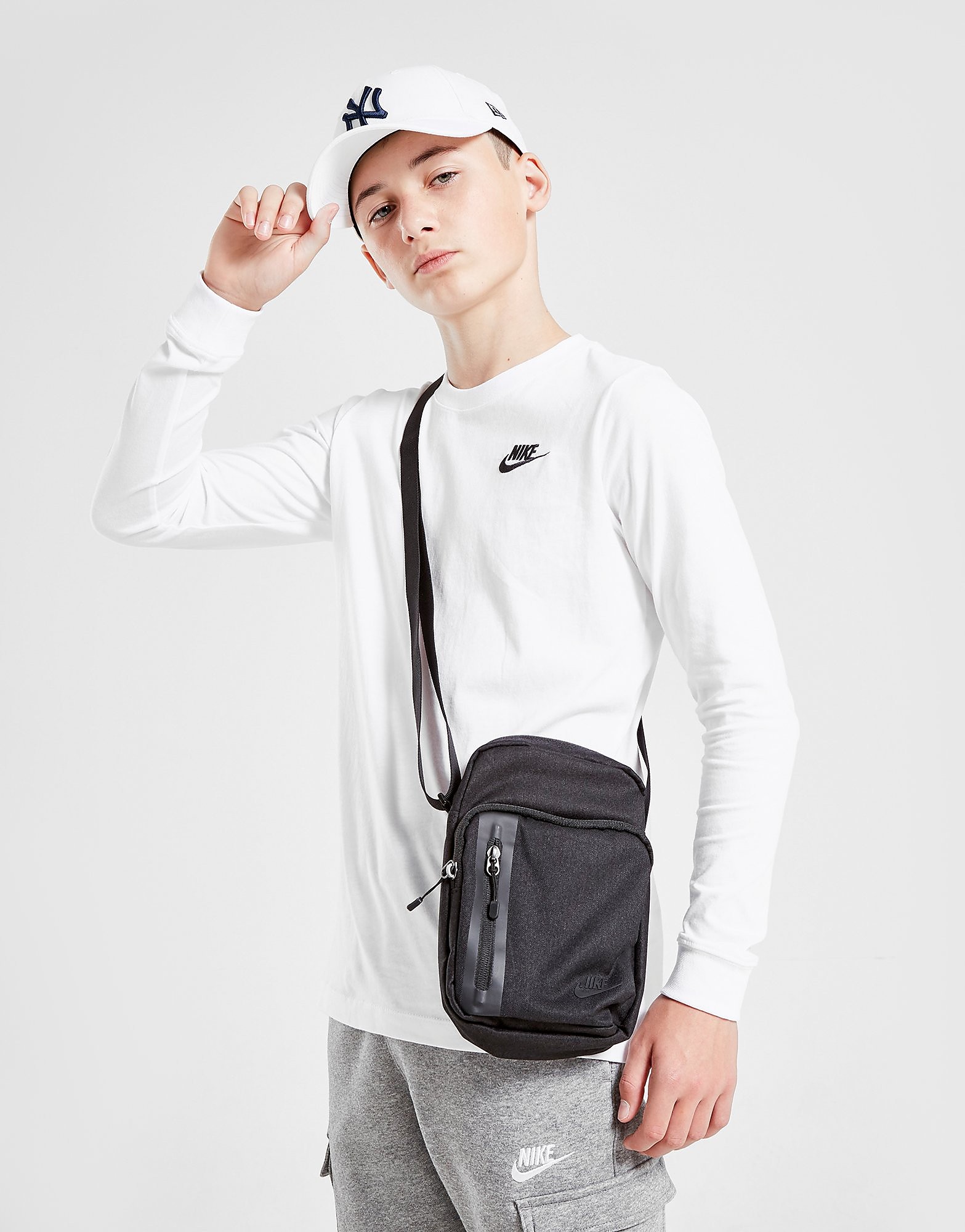 

Nike Futura Long Sleeve T-Shirt Junior - White/Black - Kids, White/Black