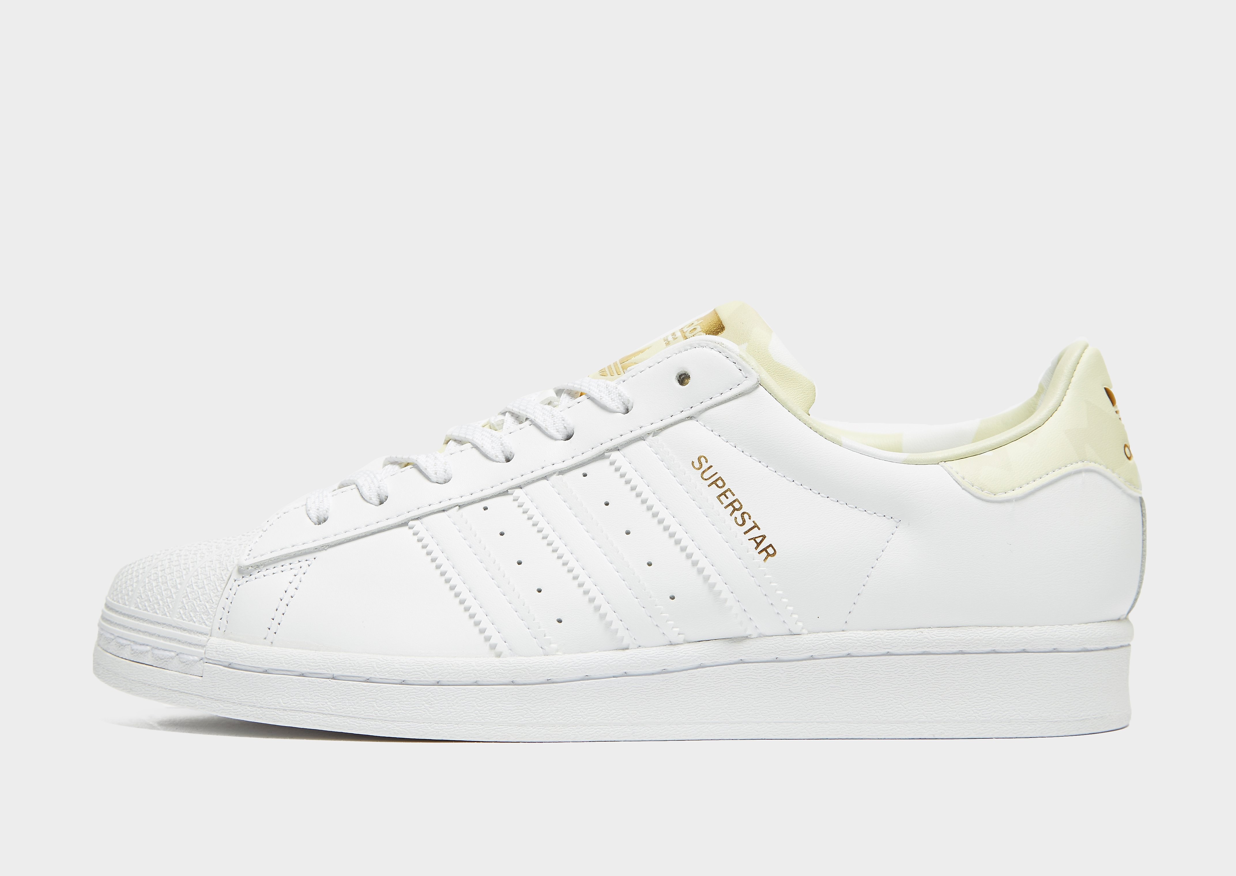 

adidas Originals SUPERSTAR - Cloud White / Cloud White / Gold Metallic/Beige - Womens, Cloud White / Cloud White / Gold Metallic/Beige