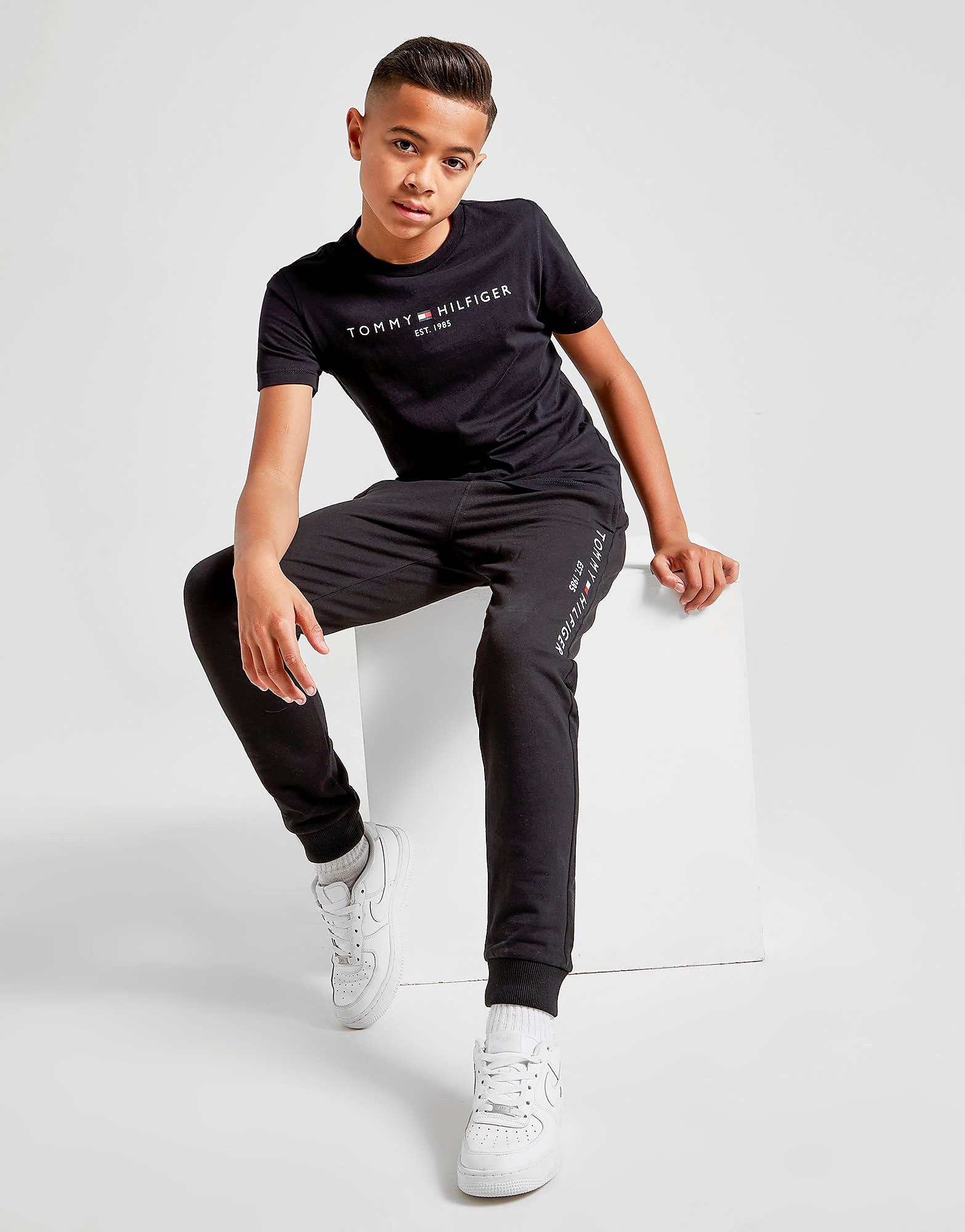 

Tommy Hilfiger Essential Short Sleeve T-Shirt Junior - Black/Black - Kids, Black/Black