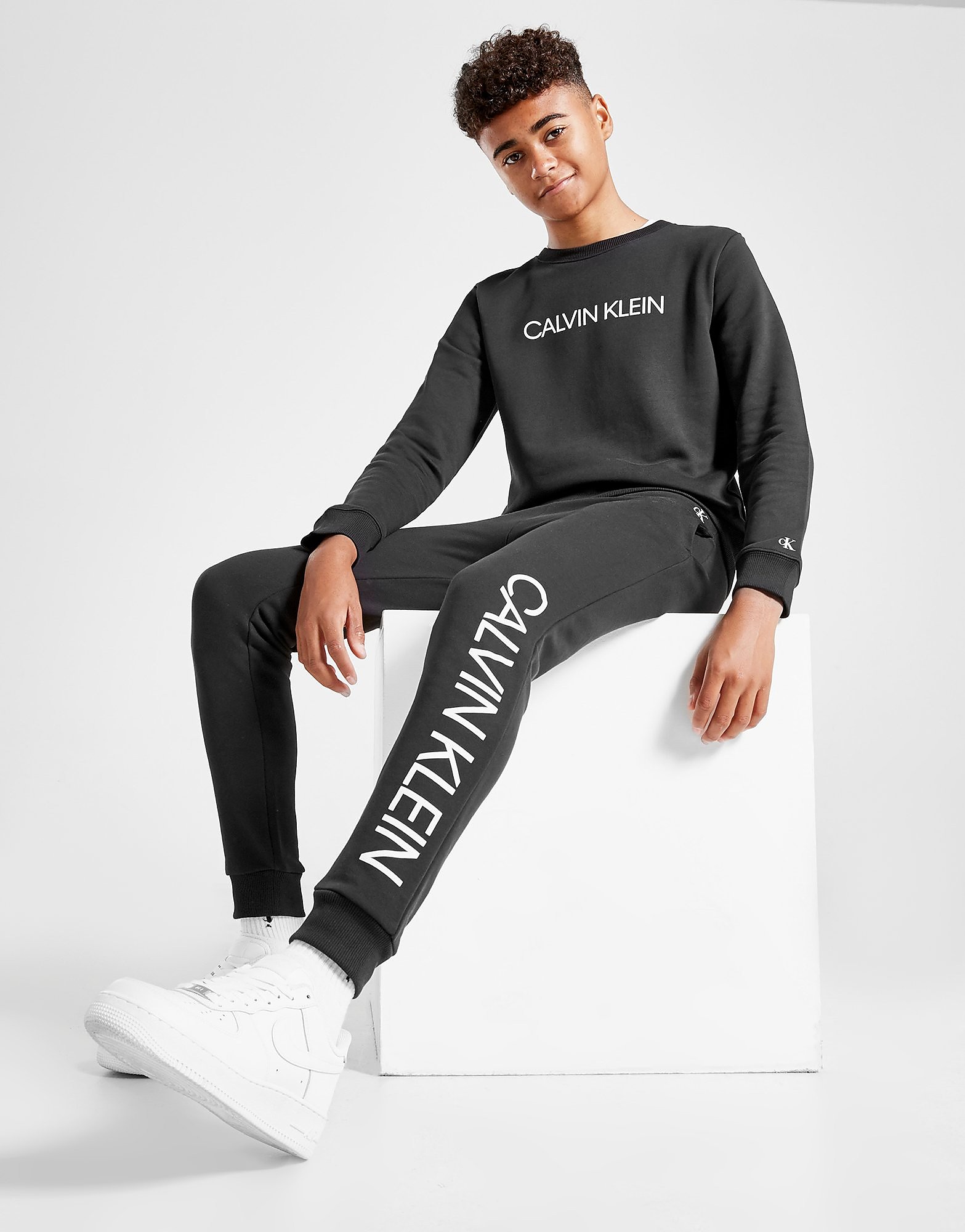 

Calvin Klein Institutional Logo Crew Sweatshirt Junior - Black - Kids, Black