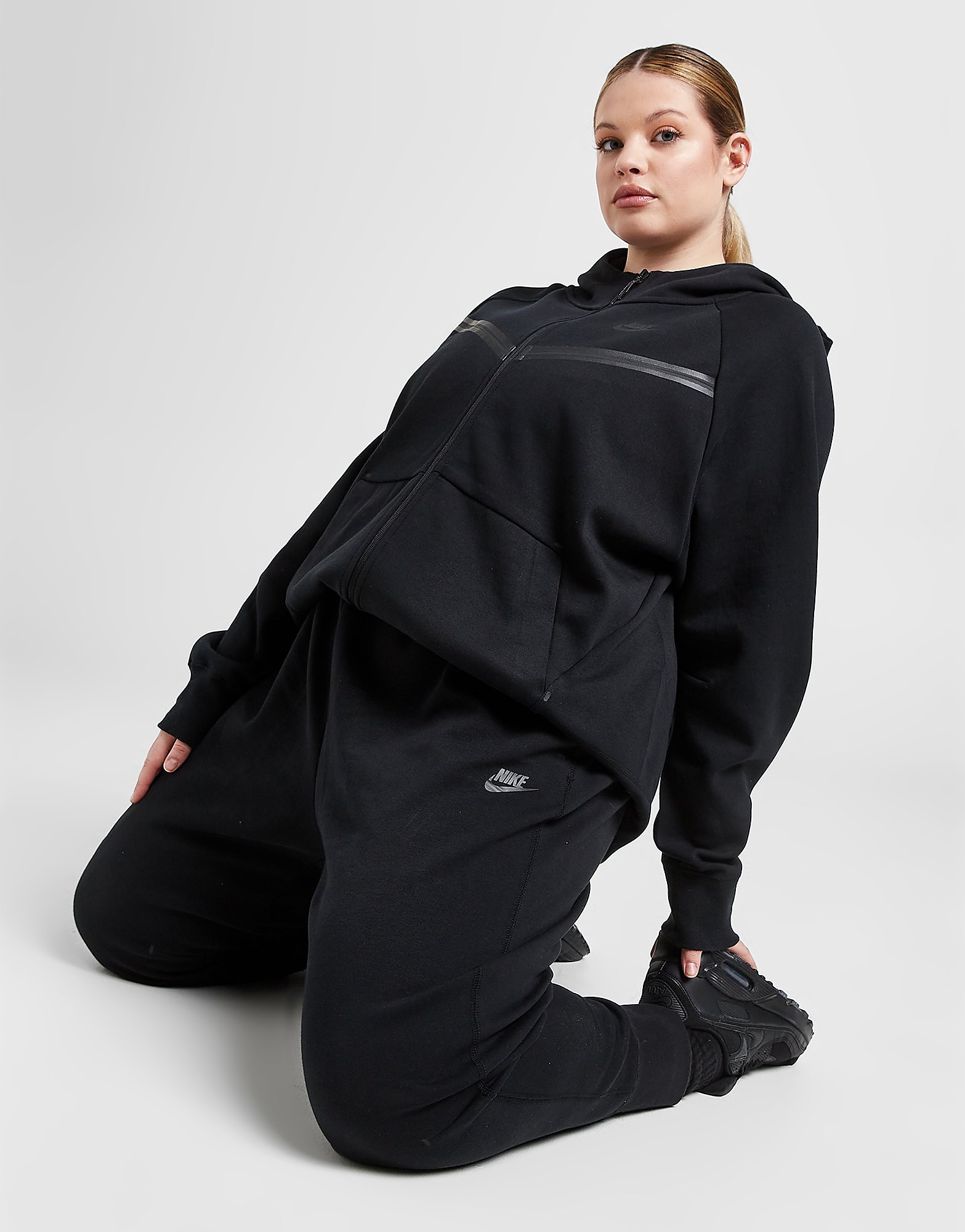 

Nike Tech Fleece Plus Size Joggers - Black/Black - Womens, Black/Black