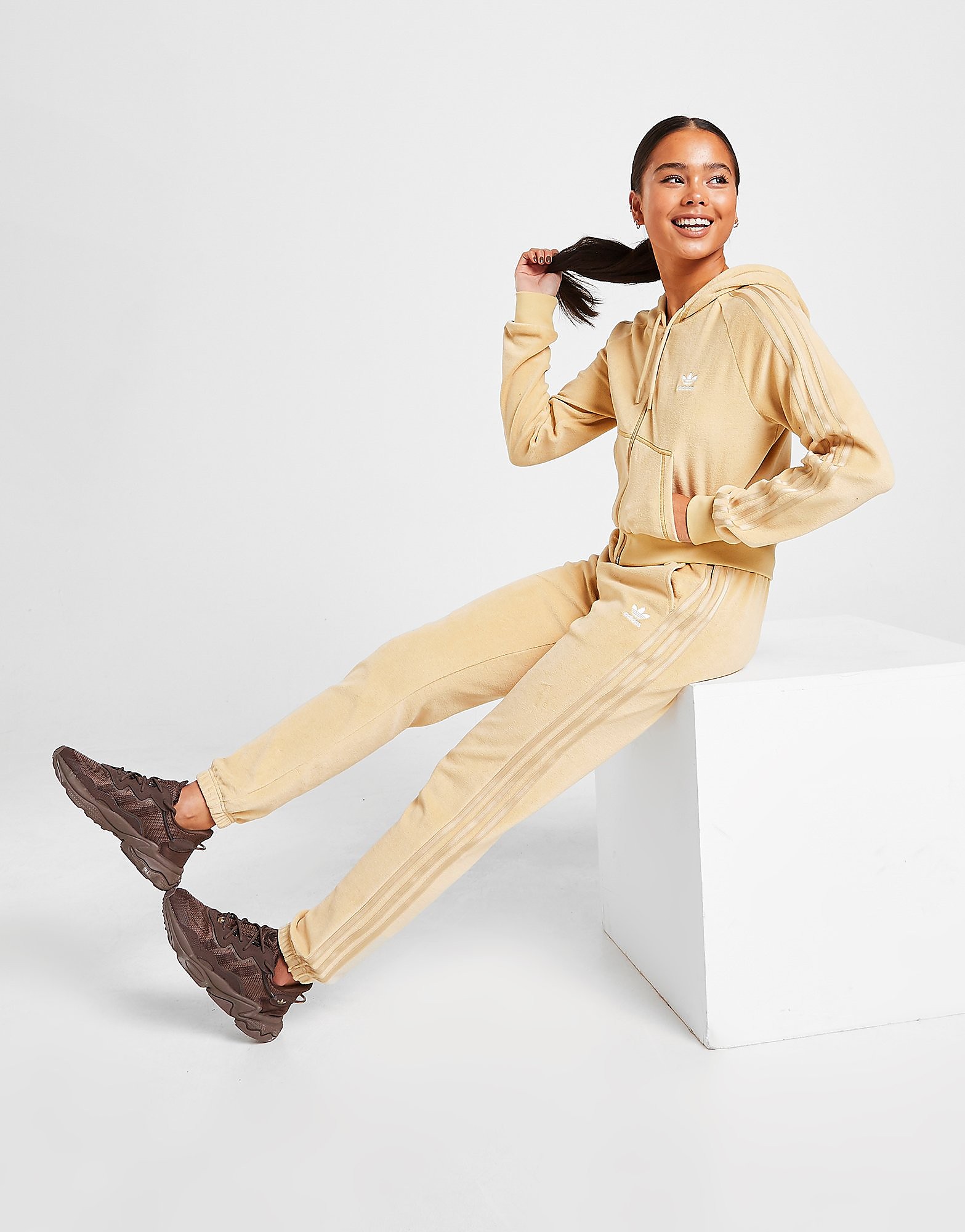 

adidas Originals 3-Stripes Velour Slim Joggers - Hazy Beige - Womens, Hazy Beige