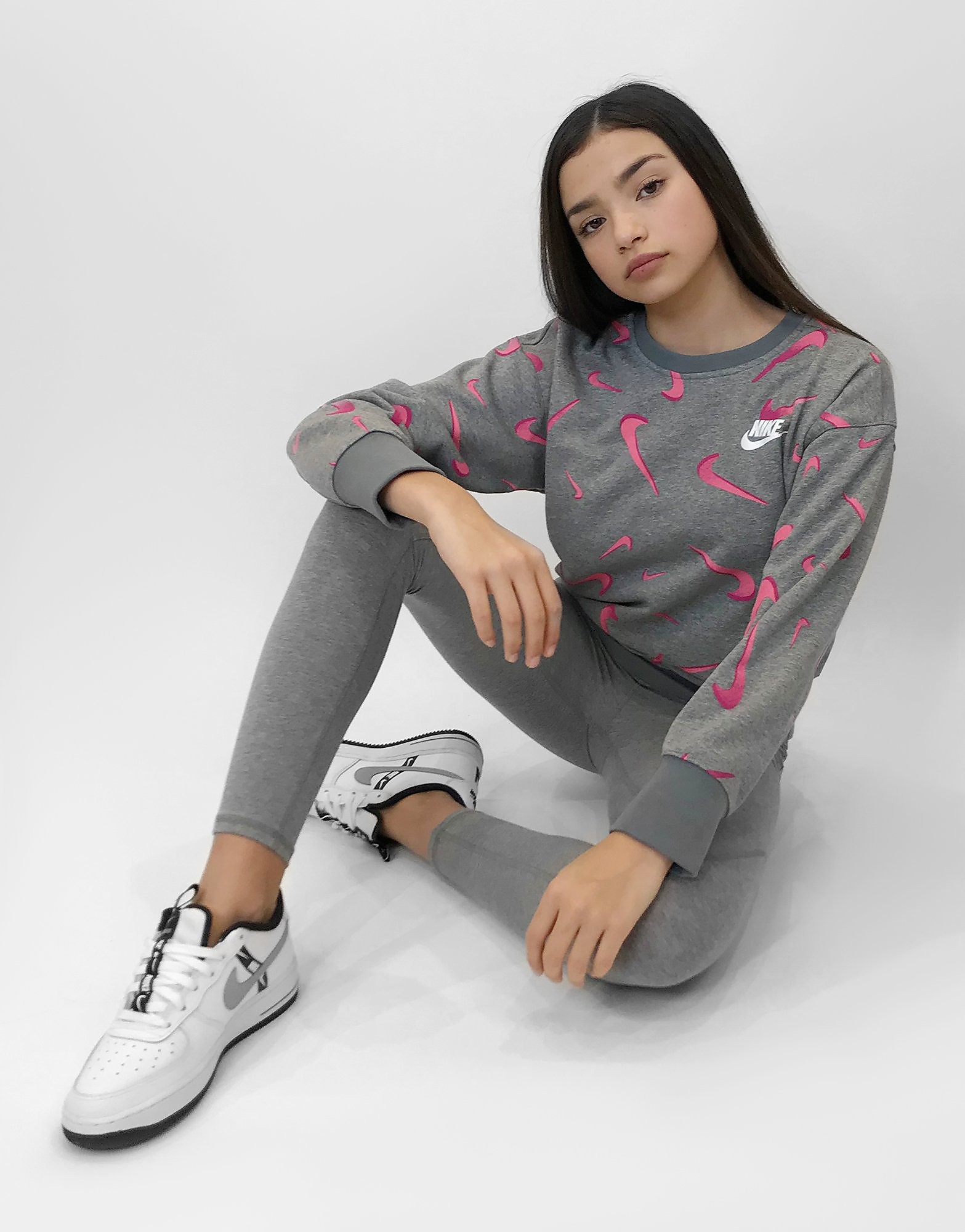 

Nike Girls' Swoosh Boyfriend Crew Sweatshirt Junior - Carbon Heather/White/Pink - Kids, Carbon Heather/White/Pink