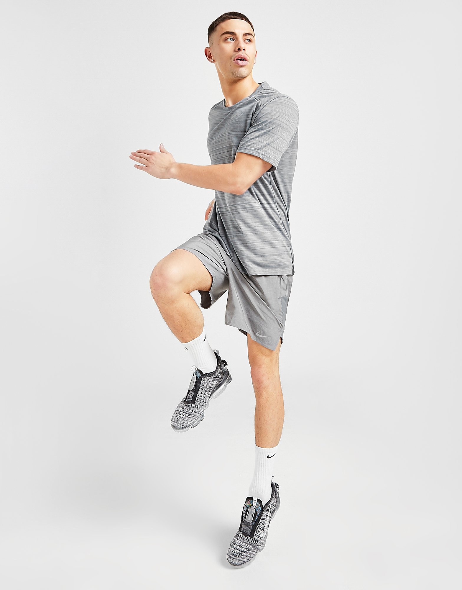 Nike challenger brief lined -juoksushortsit miehet - mens, harmaa, nike