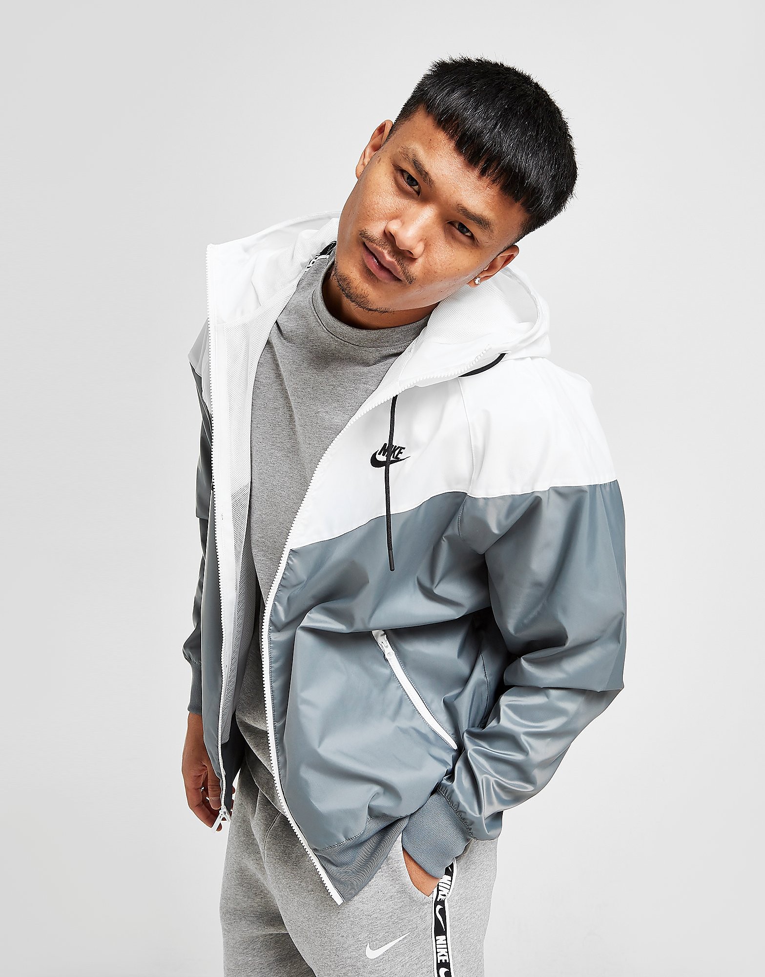 

Nike Windrunner Lightweight Jacket - Smoke Grey/White/Smoke Grey/Black/White - Mens, Smoke Grey/White/Smoke Grey/Black/White