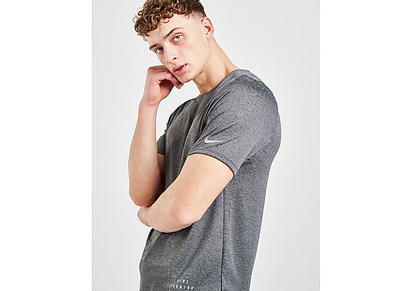 Nike Haut de running à manches courtes Nike Rise 365 Run Division pour Homme - Black/Iron Grey, Blac