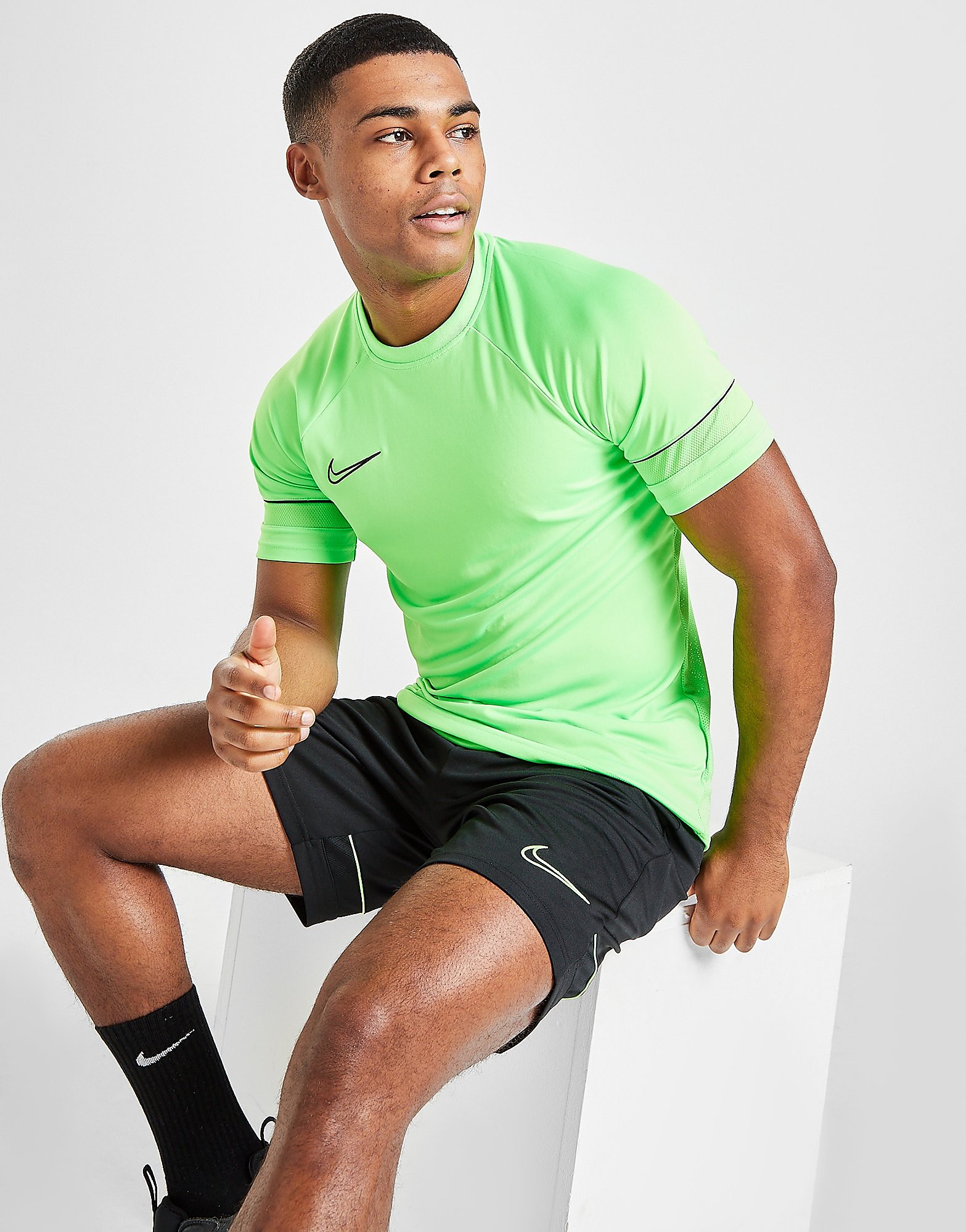 

Nike Academy Essential T-Shirt - Green Strike/Black/Green Strike/Black - Mens, Green Strike/Black/Green Strike/Black