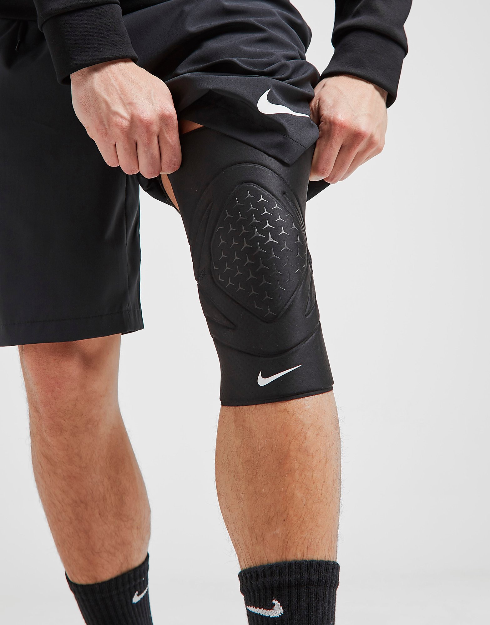 

Nike Pro Closed Knee Protector - Black - Womens, Black