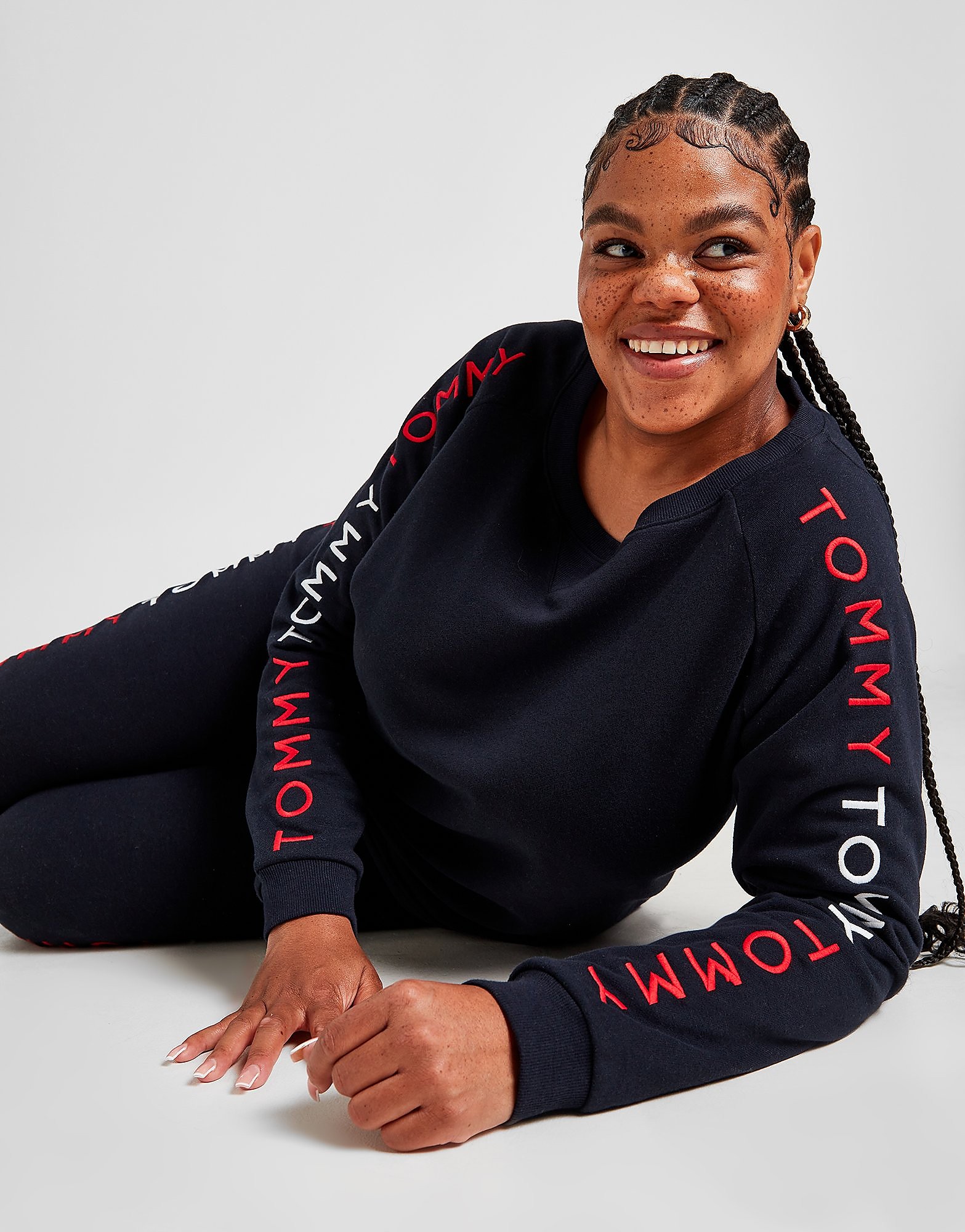 

Tommy Hilfiger Embroidered Logo Plus Size Crew Sweatshirt - Navy - Womens, Navy