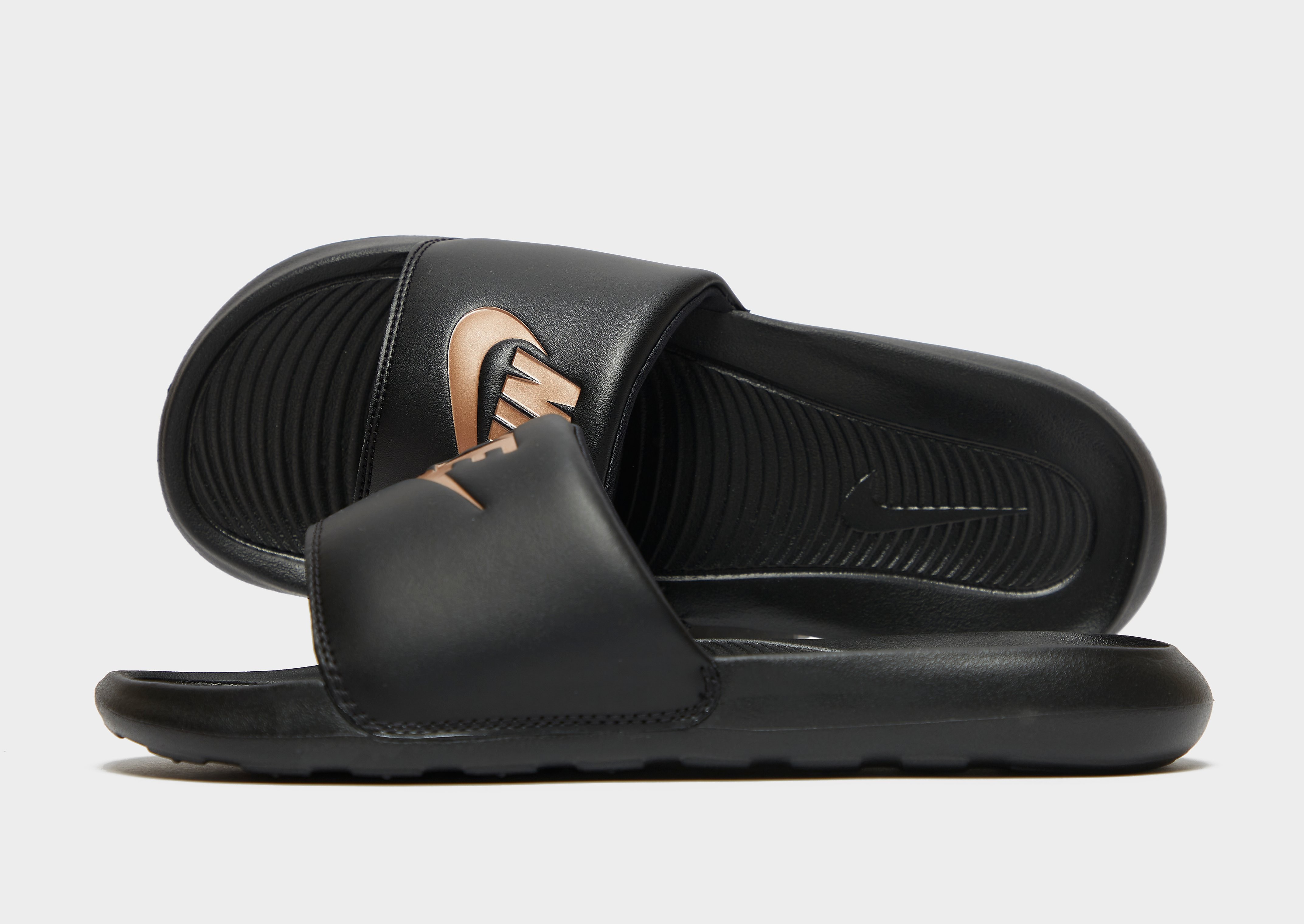 

Nike Victori One Slides Women's - Black/Black/Metallic Red Bronze, Black/Black/Metallic Red Bronze