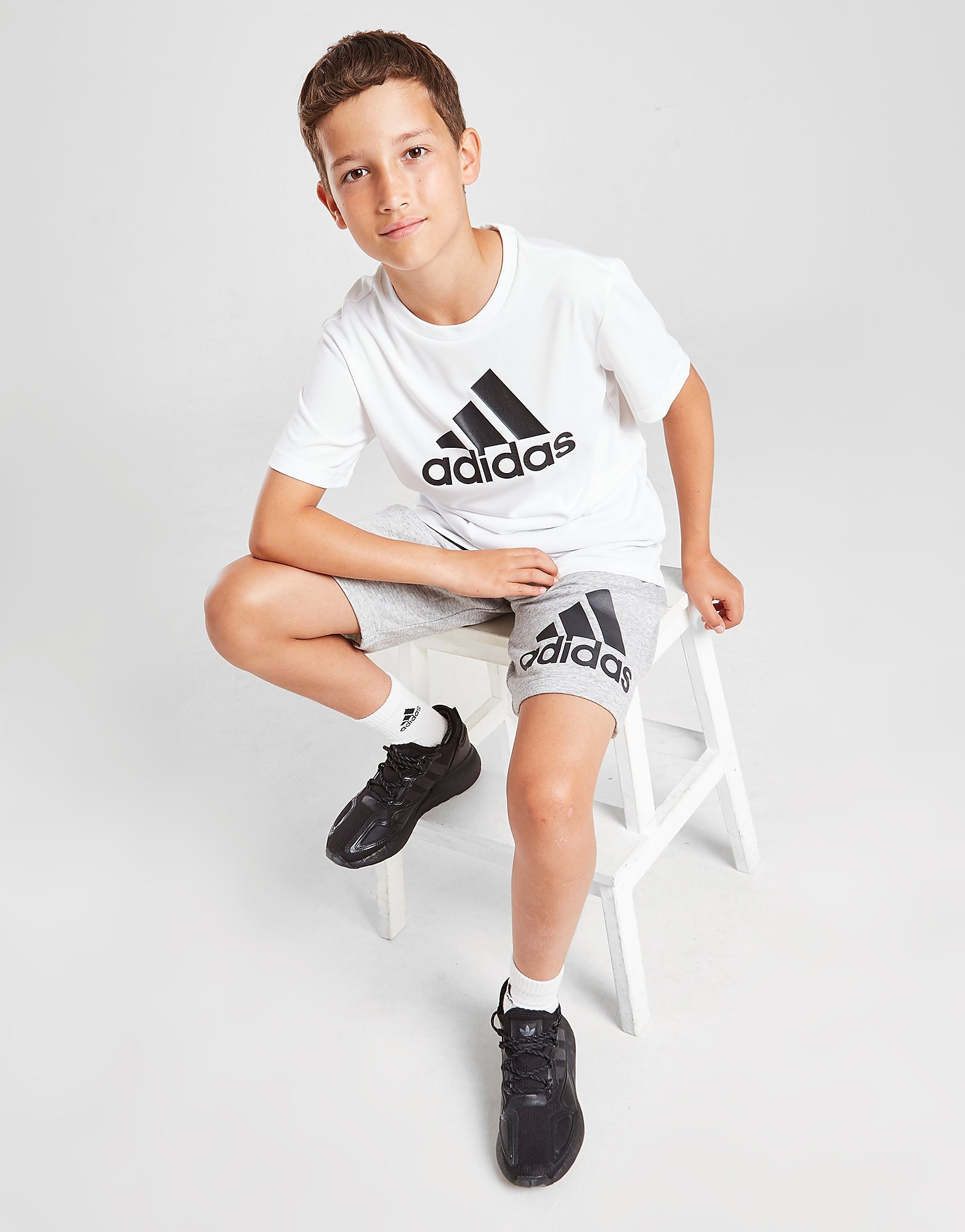 

adidas Badge Of Sport Fleece Shorts Junior - Medium Grey Heather / Black - Kids, Medium Grey Heather / Black