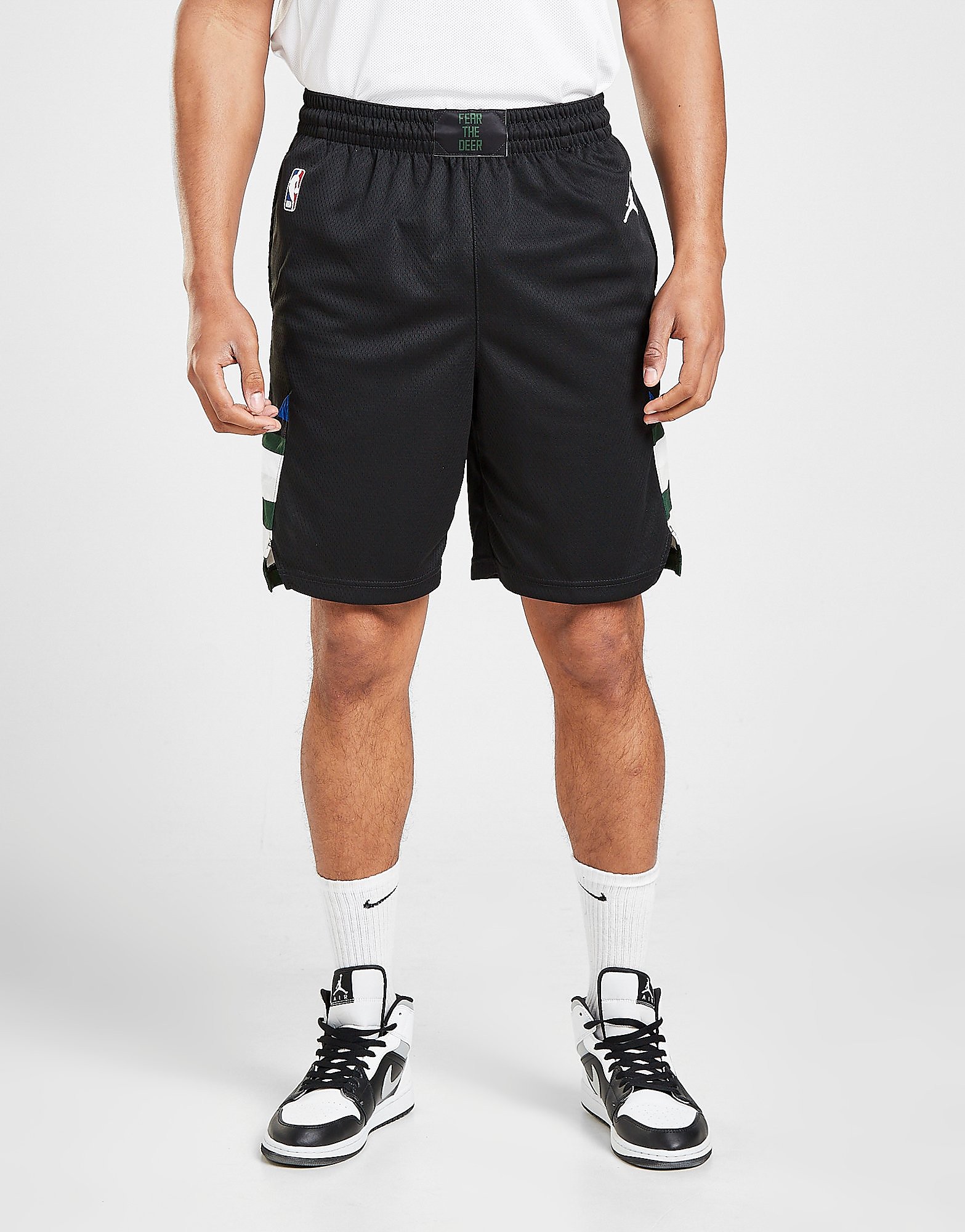 

Nike Bucks Statement Edition 2020 Men's Jordan NBA Swingman Shorts - Black/White, Black/White