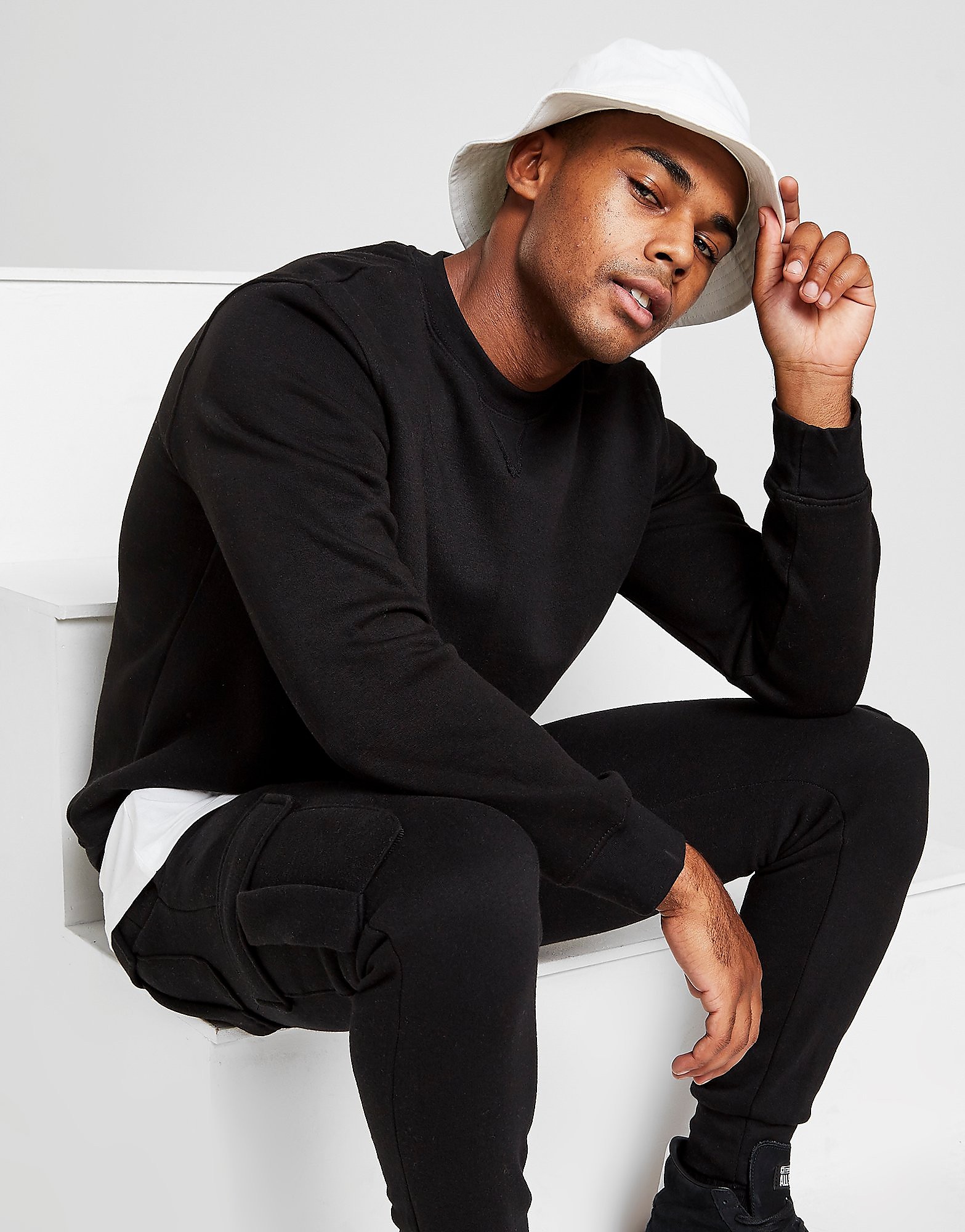 

Sustainable Essentials Cranwood Crew Sweatshirt - Black - Mens, Black