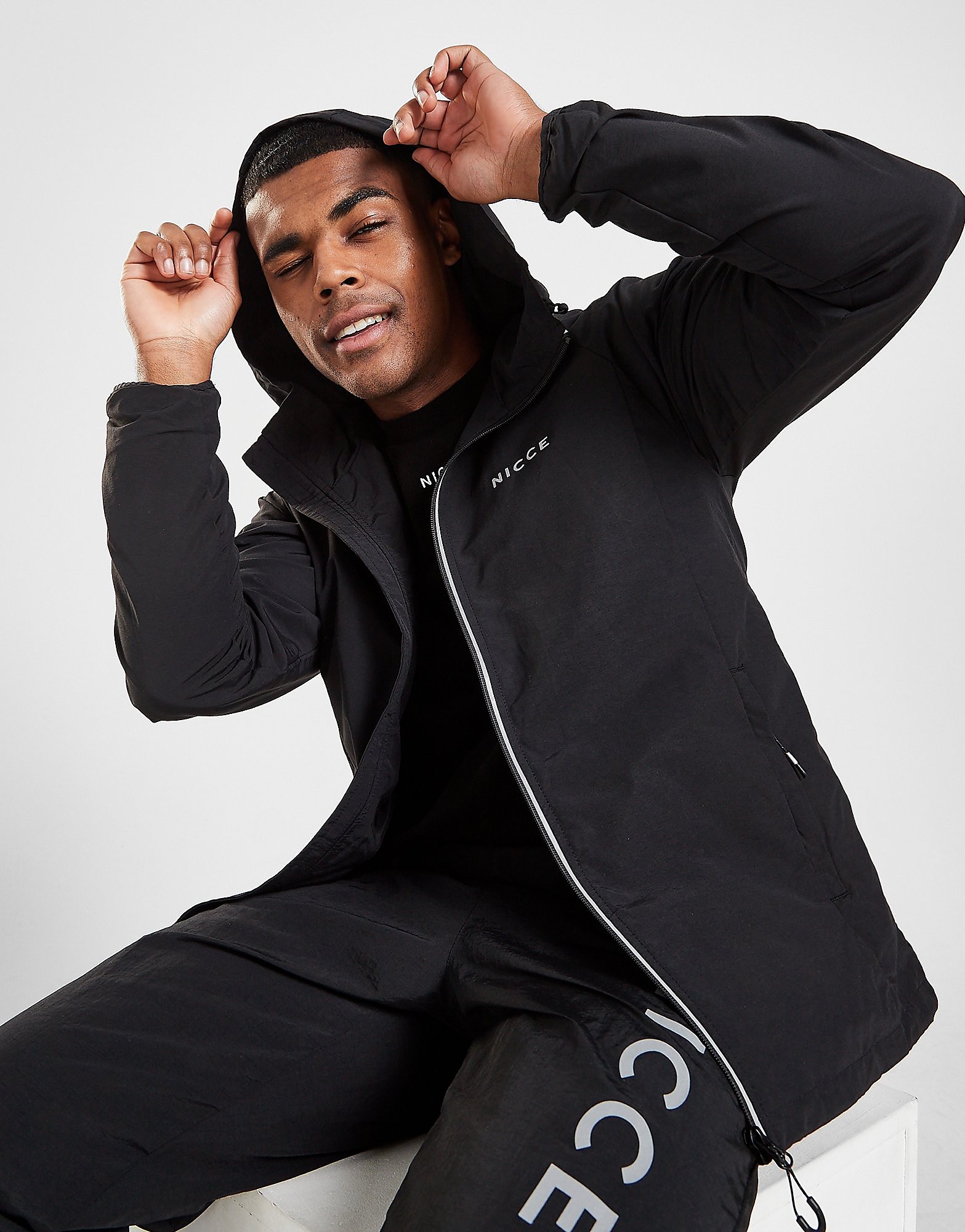 

Nicce Kinetic Full Zip Woven Run Jacket - Only at JD - Black - Mens, Black