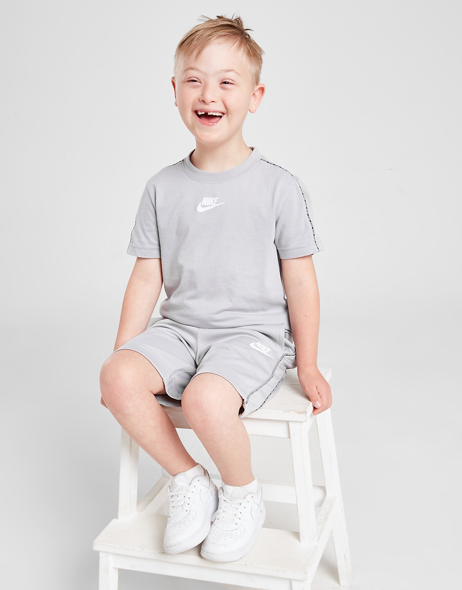 

Nike Swoosh Tape T-Shirt/Shorts Set Children - Only at JD - Grey - Kids, Grey