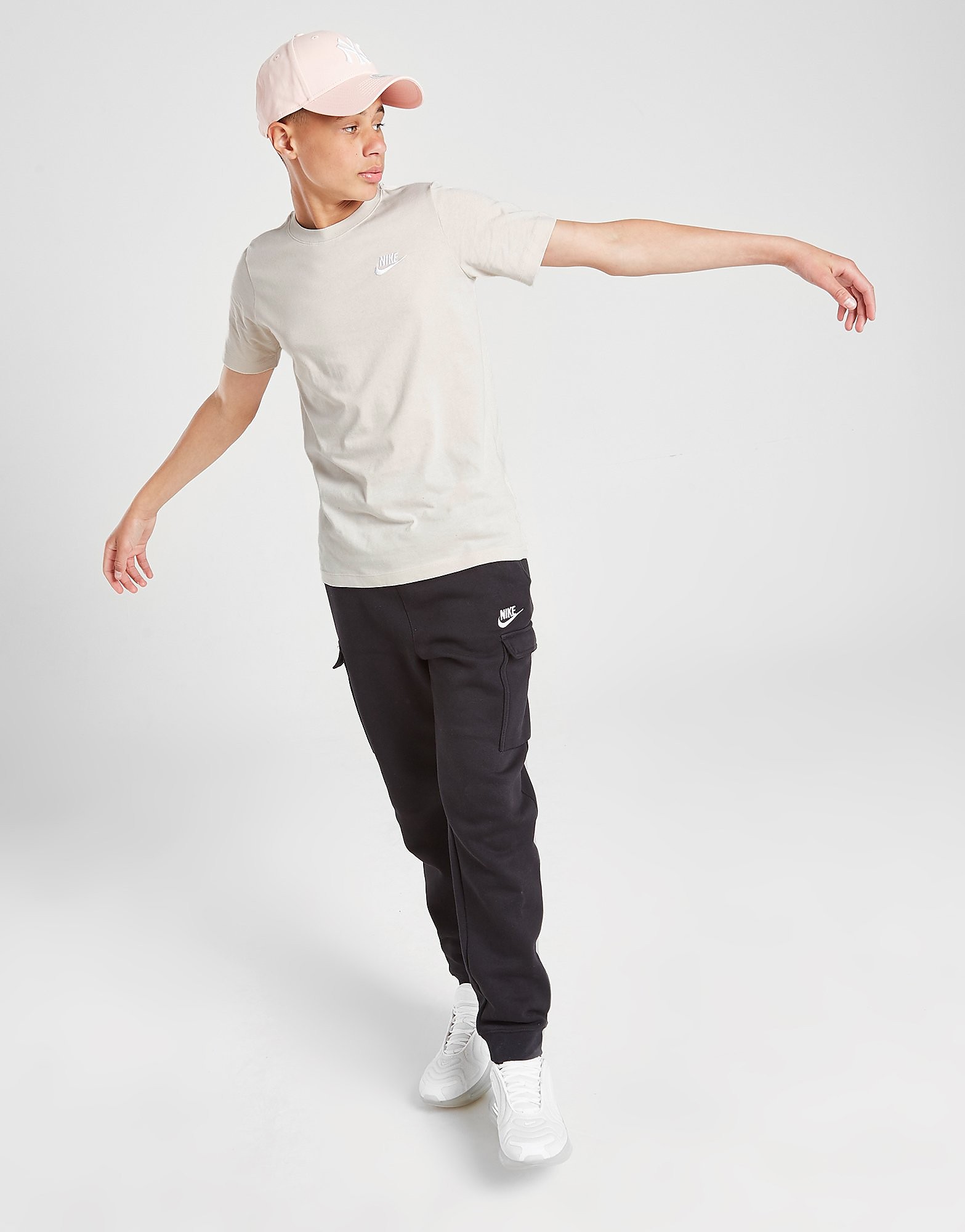 

Nike Small Logo T-Shirt Junior - Beige - Kids, Beige