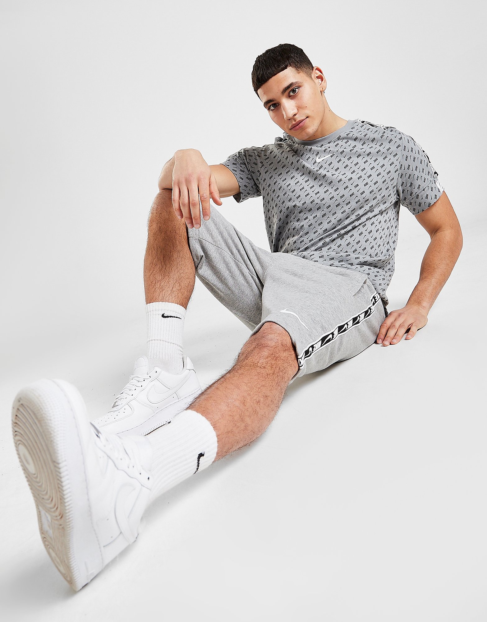 

Nike Repeat Fleece Shorts - Grey - Mens, Grey