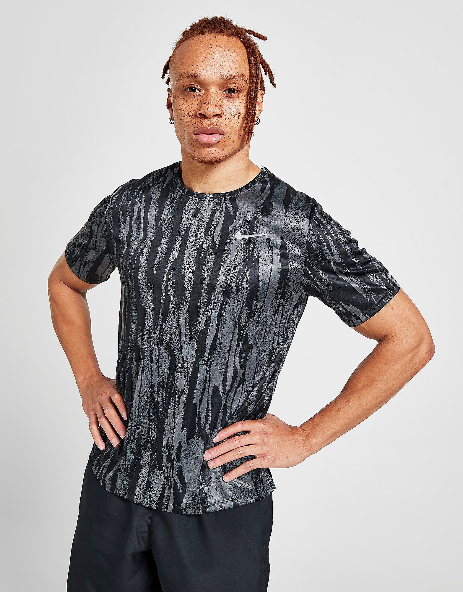 

Nike Miler Wild Run T-Shirt - Black/Grey - Mens, Black/Grey