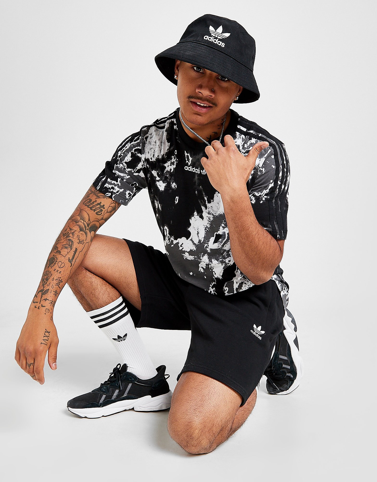 

adidas Originals Trefoil Essential Shorts - Black - Mens, Black