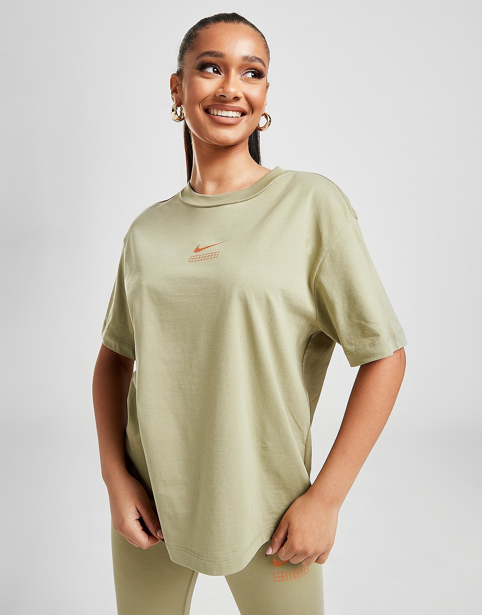 

Nike Grid Boyfriend T-Shirt - Green - Womens, Green