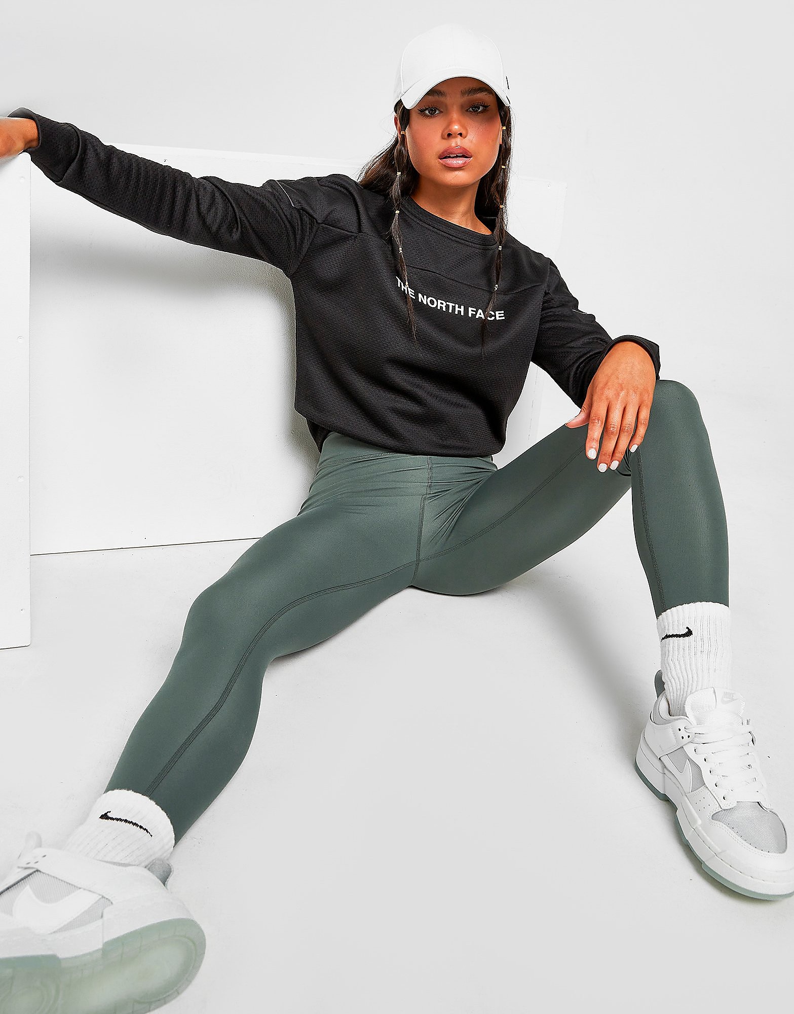 

The North Face Mountain Athletics Crew Sweatshirt - Black - Womens, Black