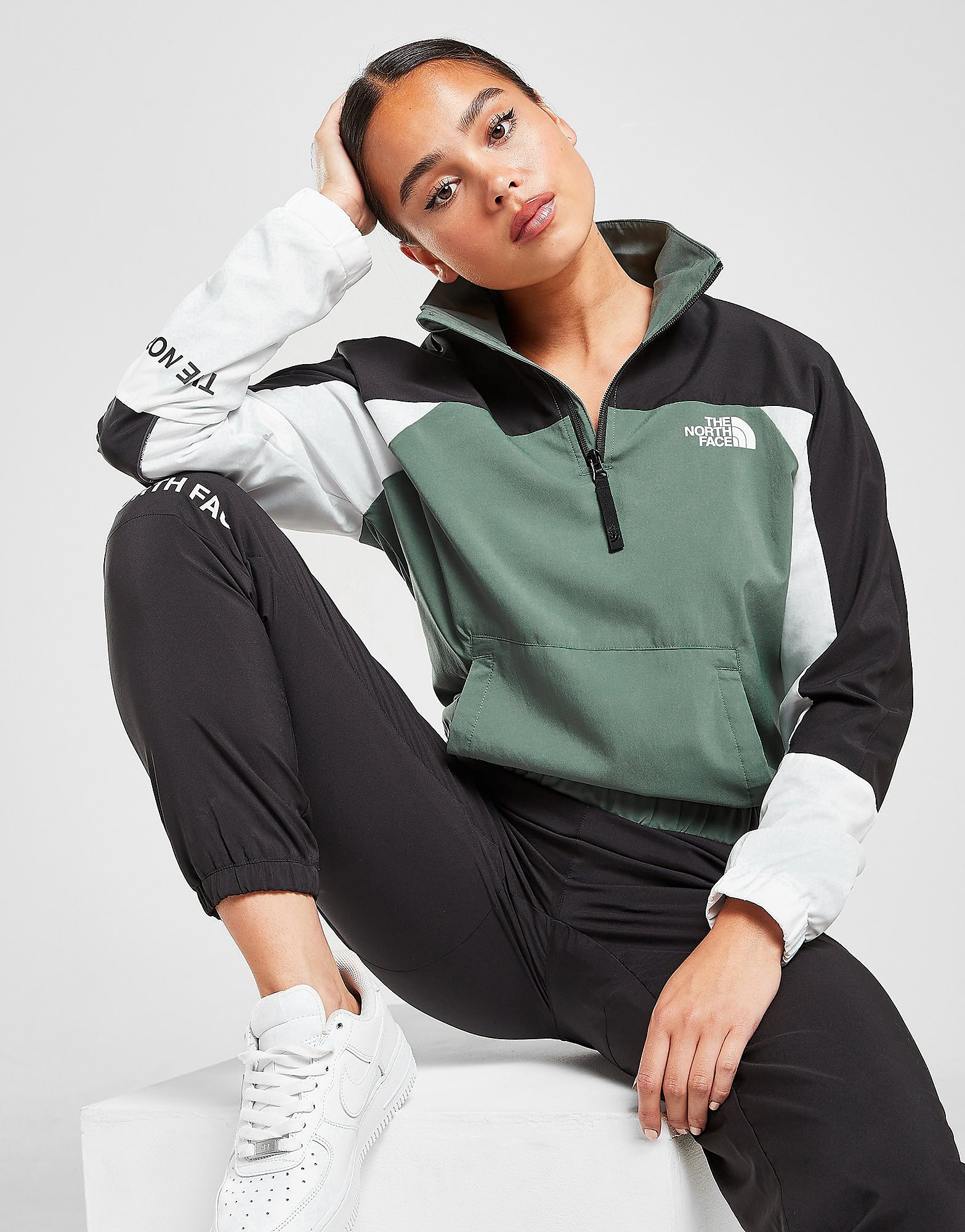 

The North Face Mountain Athletics 1/4 Zip Wind Jacket - Green - Womens, Green