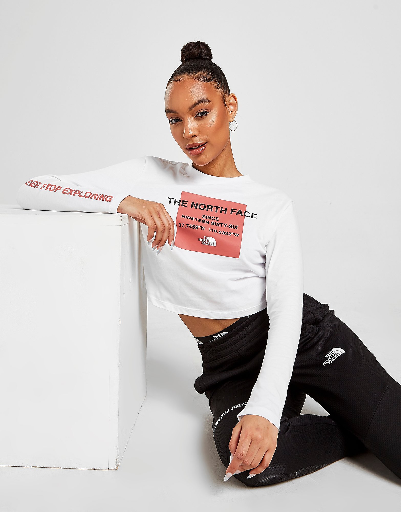 

The North Face Coordinates Long Sleeve Crop T-Shirt - White - Womens, White