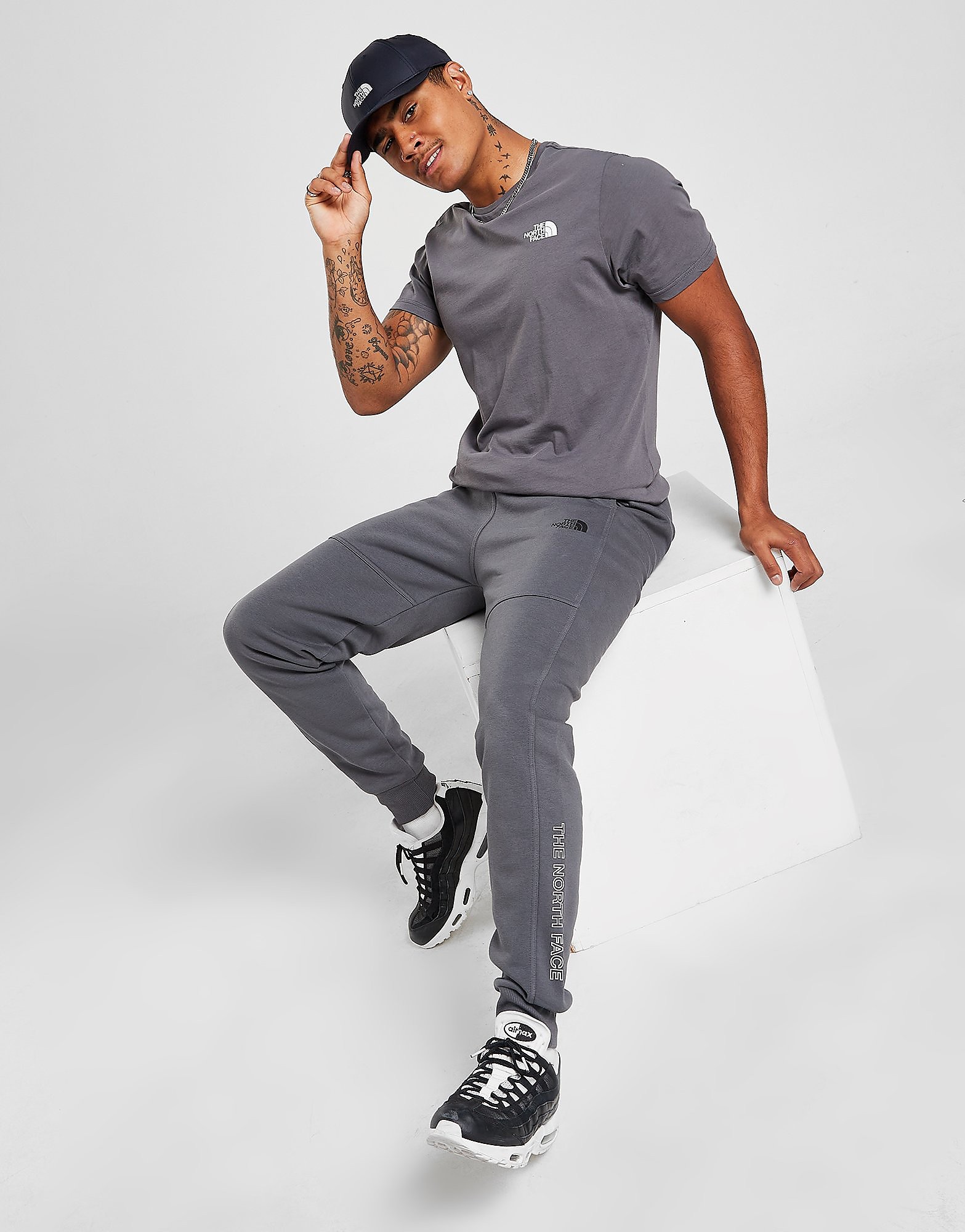 

The North Face Core Fleece Joggers - Only at JD - Grey - Mens, Grey