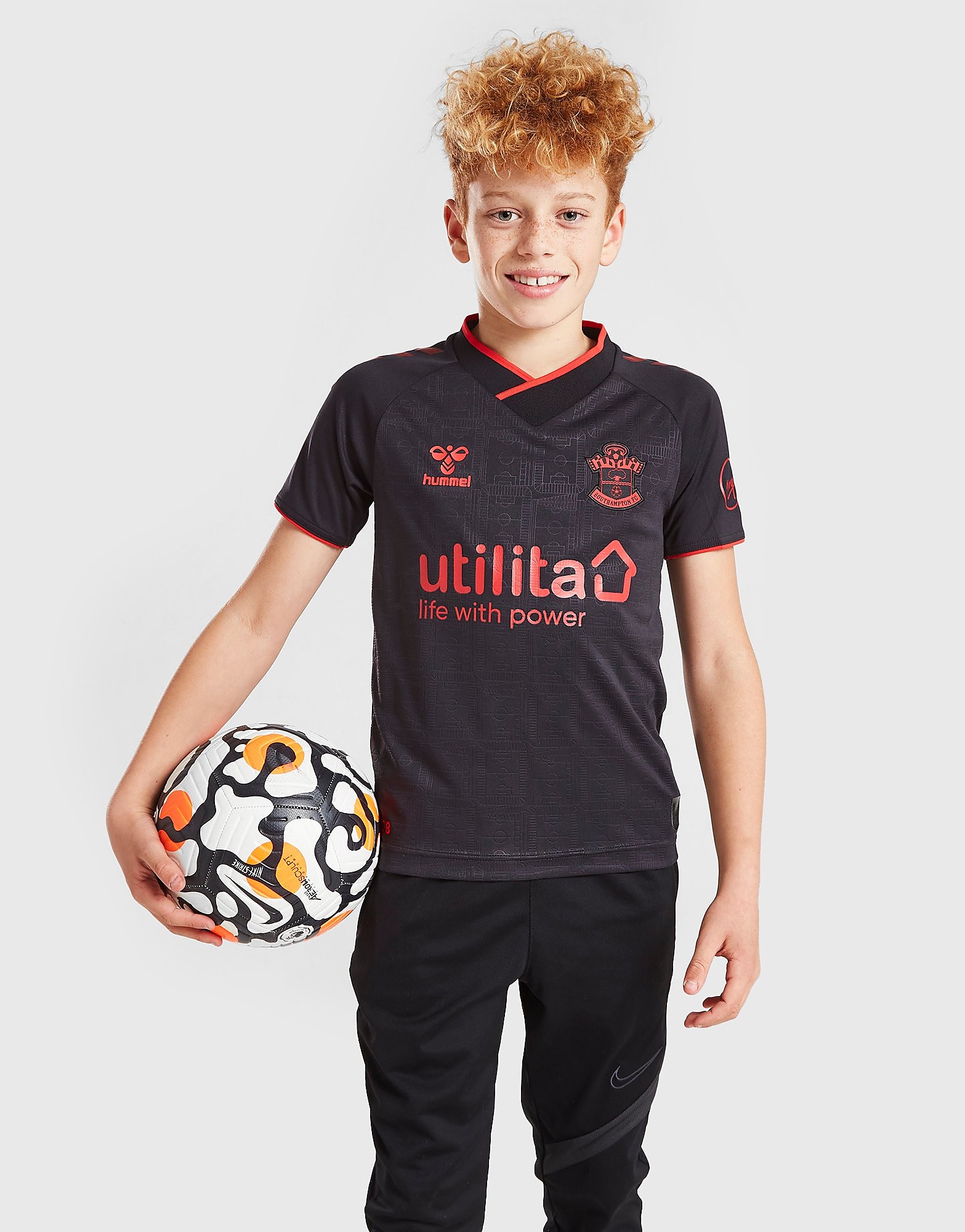 

Hummel Southampton FC 2021/22 Third Shirt Junior - Black - Kids, Black