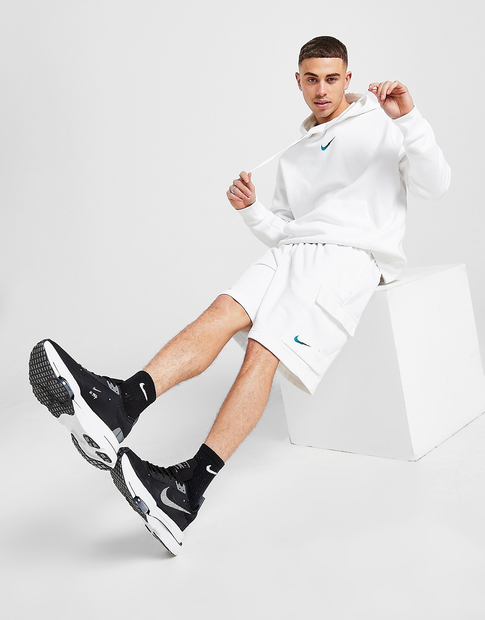 

Nike Zig Zag Swoosh Cargo Shorts - White - Mens, White