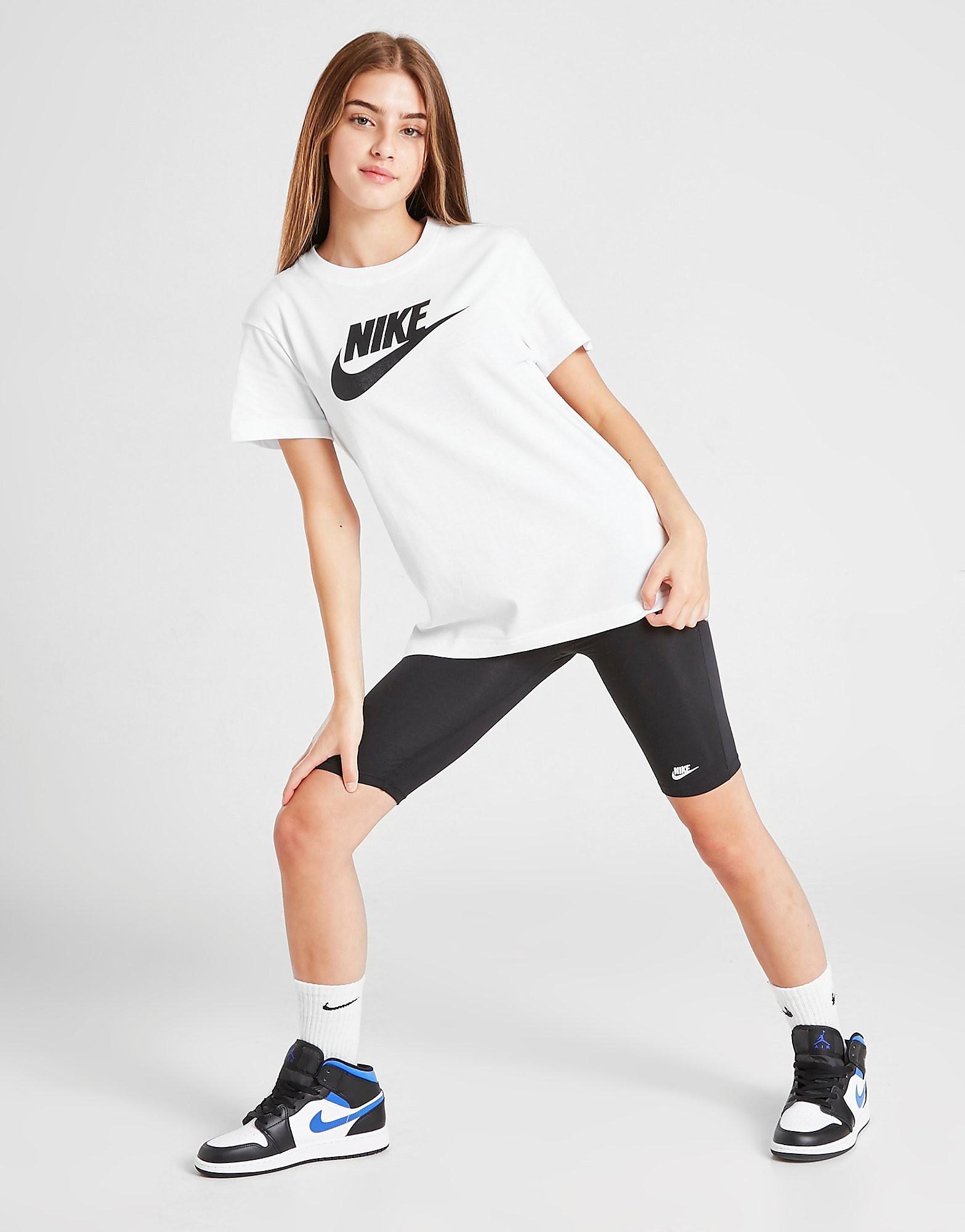 

Nike Girls' Sportswear Futura T-Shirt Junior - White/Black - Kids, White/Black