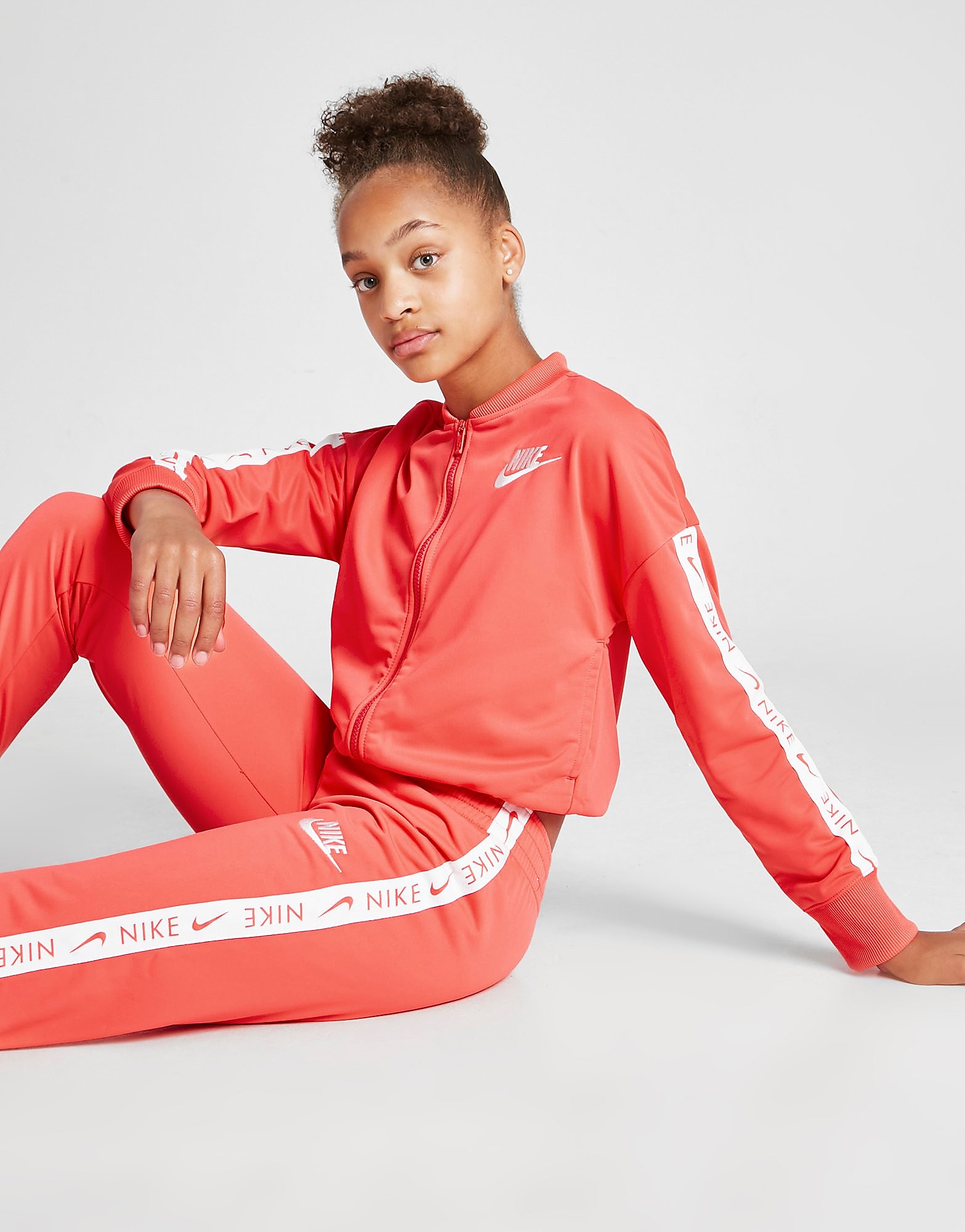 

Nike Girls' Sportswear Tracksuit Junior - Magic Ember/White - Kids, Magic Ember/White