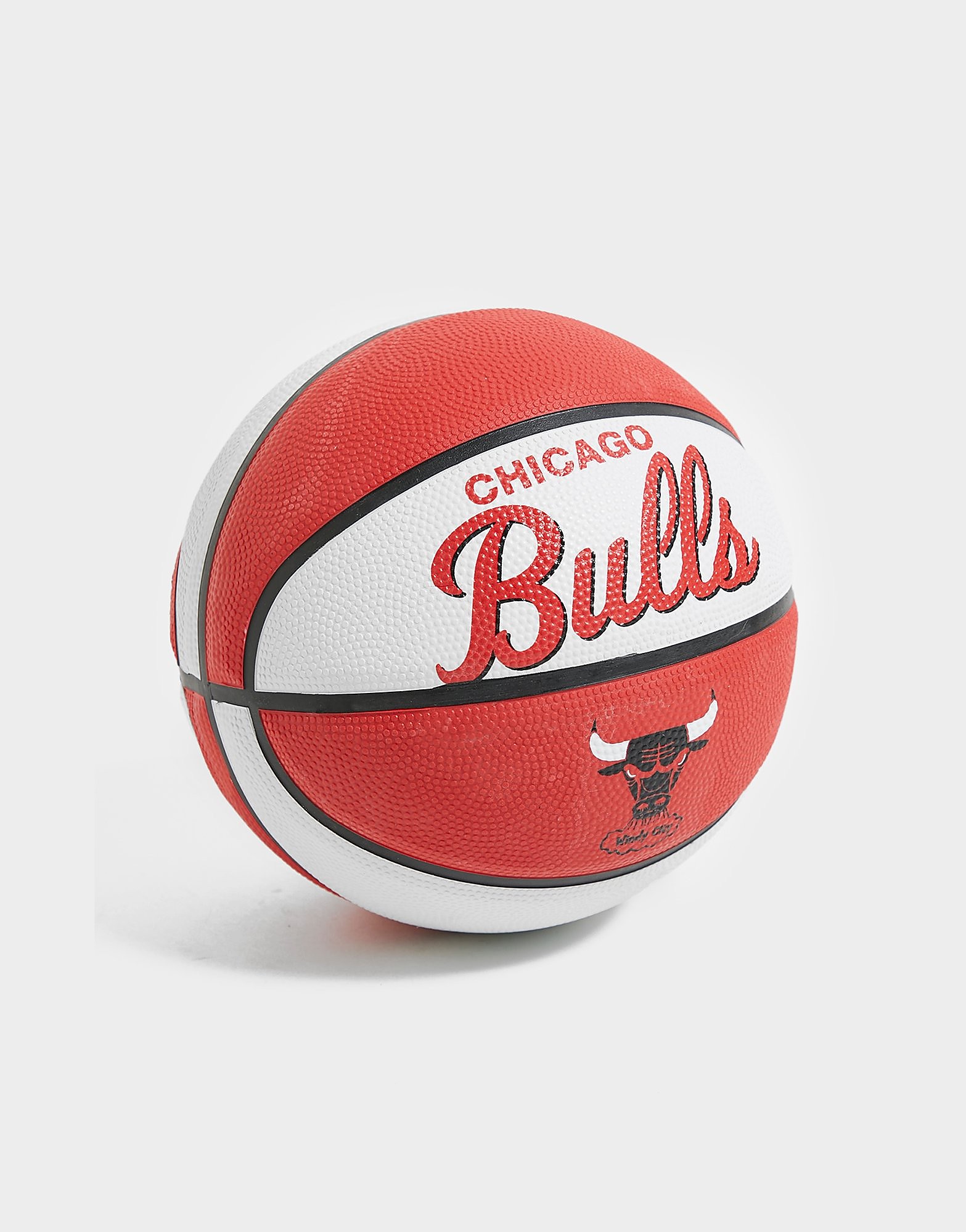 

Wilson NBA Retro Chicago Bulls Basketball - Red - Mens, Red