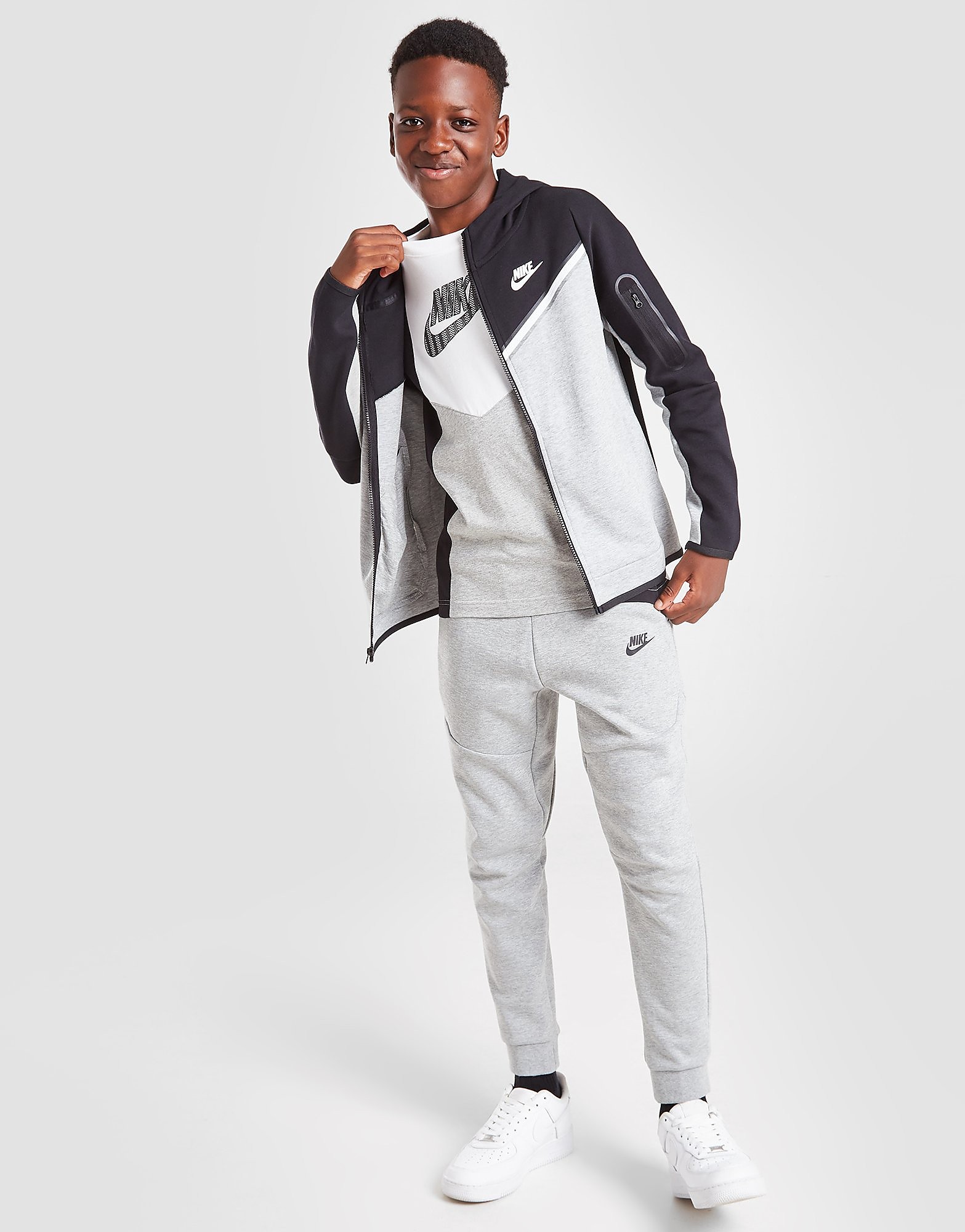 

Nike Tech Fleece Full Zip Hoodie Junior - Black/Dark Grey Heather/White/BK/DGH - Kids, Black/Dark Grey Heather/White/BK/DGH