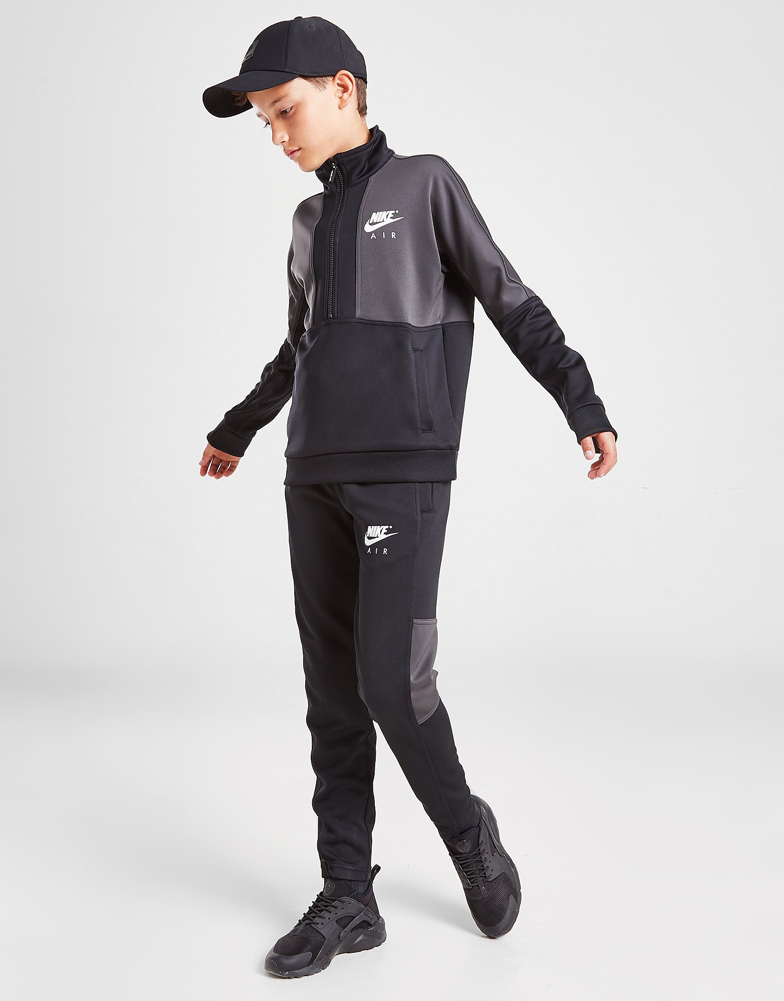 

Nike Air Tracksuit Junior - Black/Anthracite/White - Kids, Black/Anthracite/White