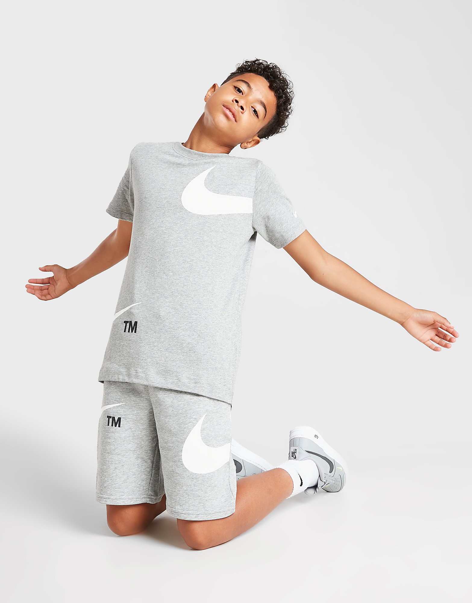

Nike Swoosh Fleece Shorts Junior - Dark Grey/White - Kids, Dark Grey/White