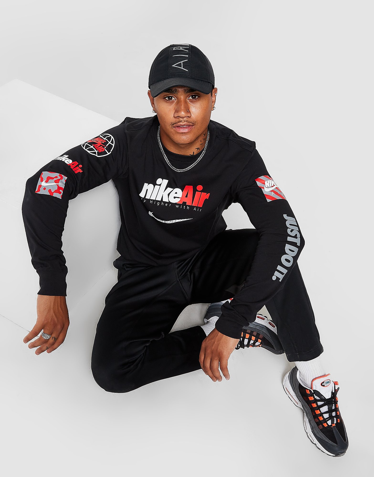 

Nike Worldwide Long Sleeve T-Shirt - Black - Mens, Black