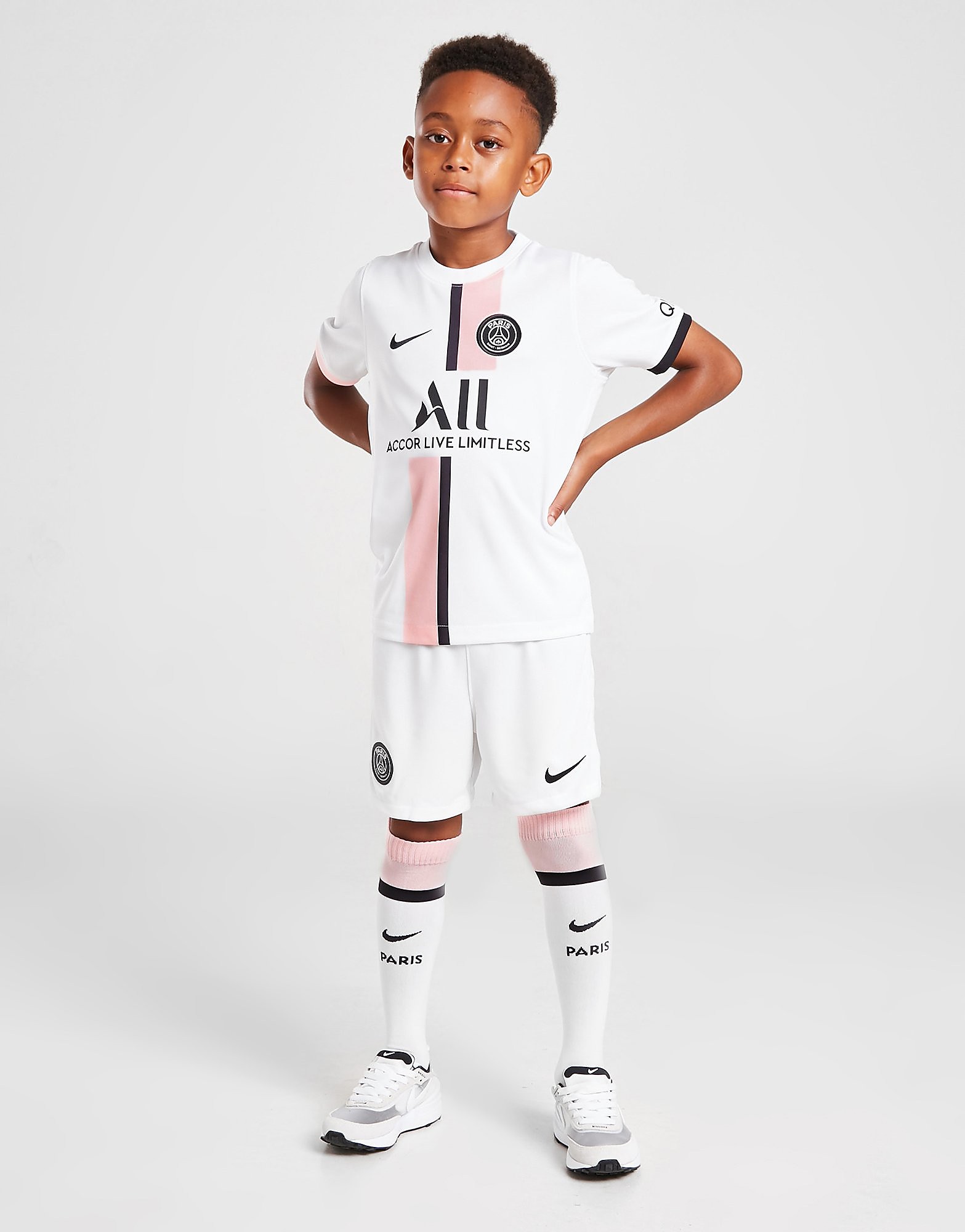 

Nike Paris Saint Germain 2021/22 Away Kit Children - White/Arctic Punch/Black - Kids, White/Arctic Punch/Black