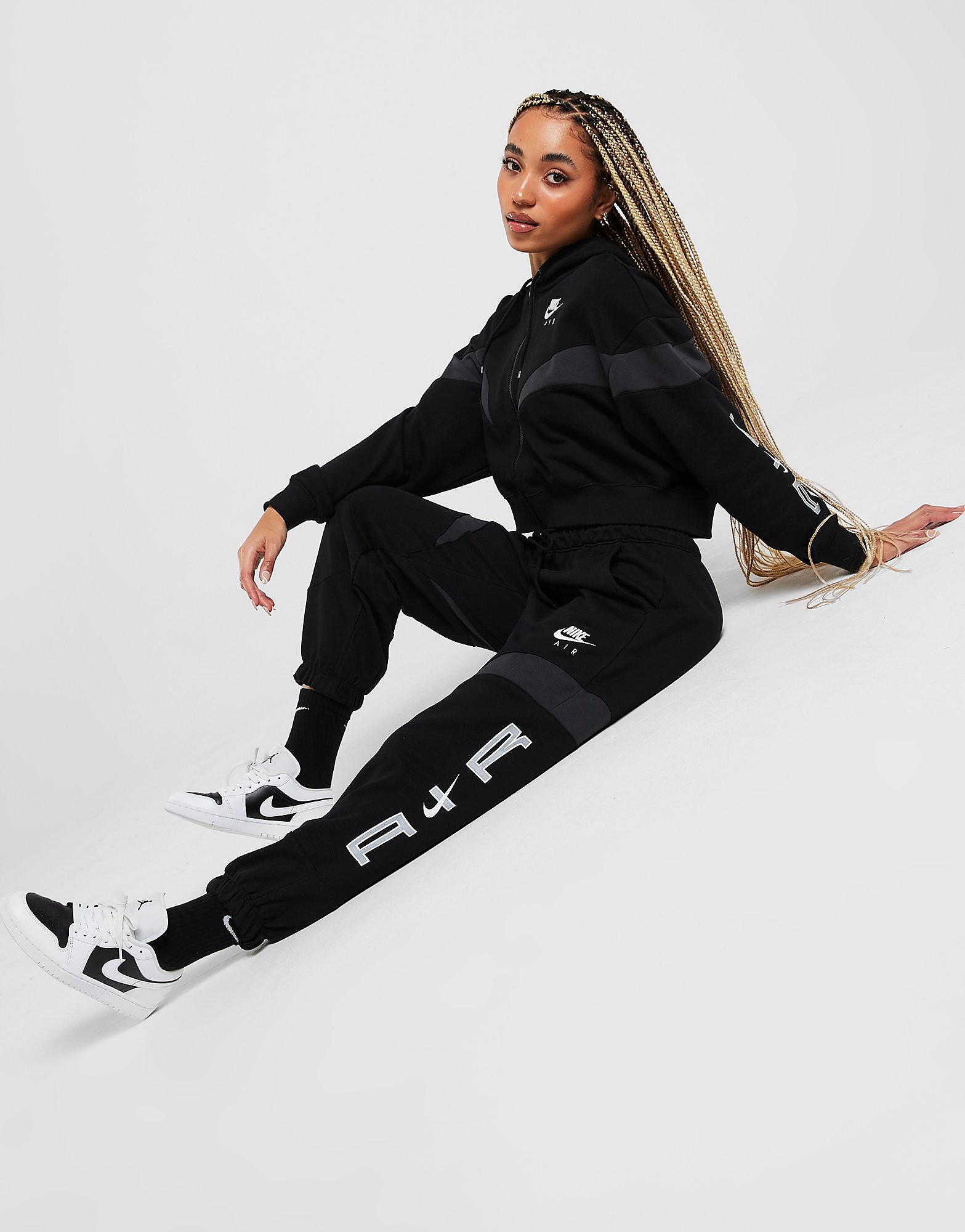 

Nike Air Joggers - Black/Dark Smoke Grey/White - Womens, Black/Dark Smoke Grey/White