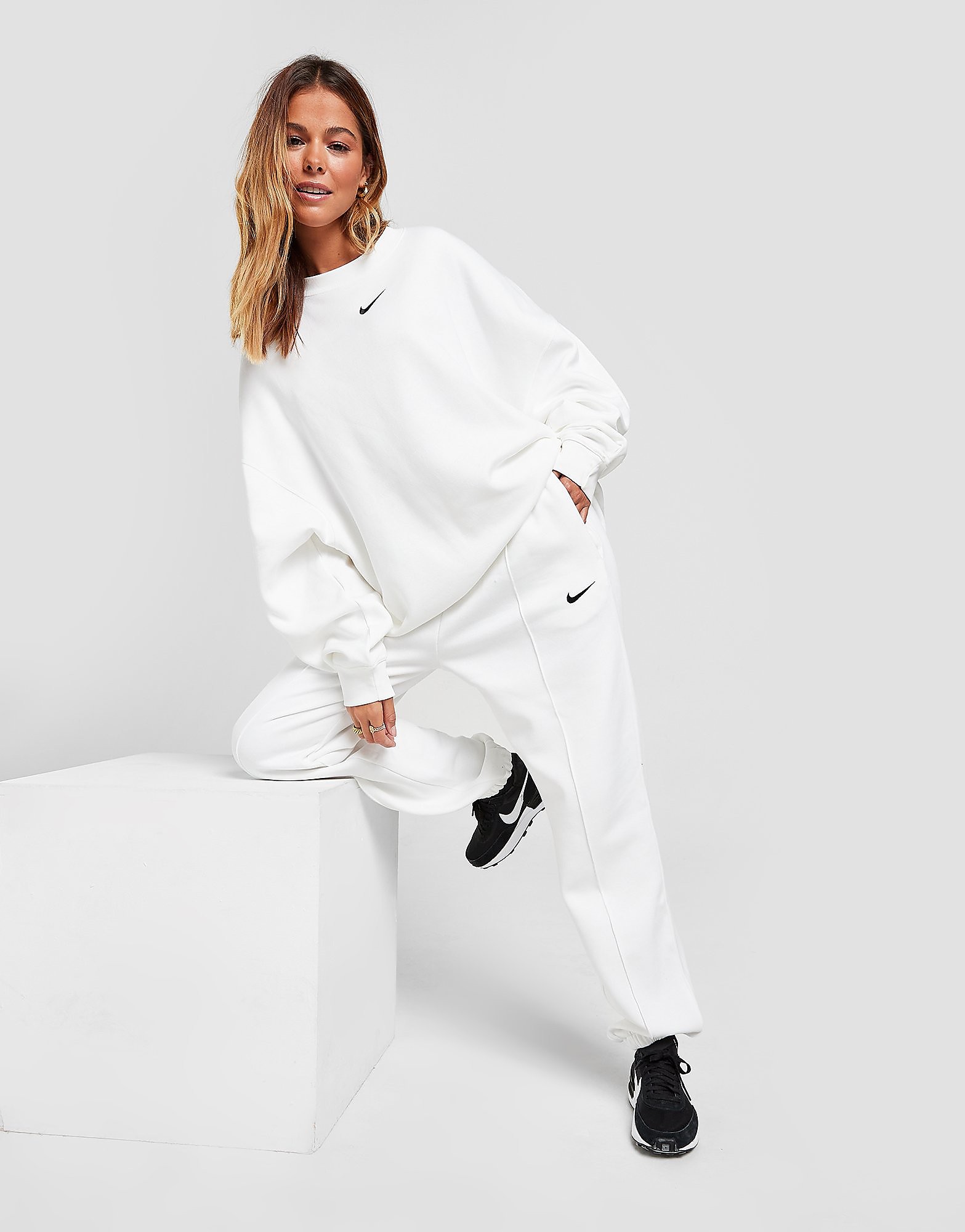 

Nike Sportswear Essential Fleece Joggers - White/Black - Womens, White/Black