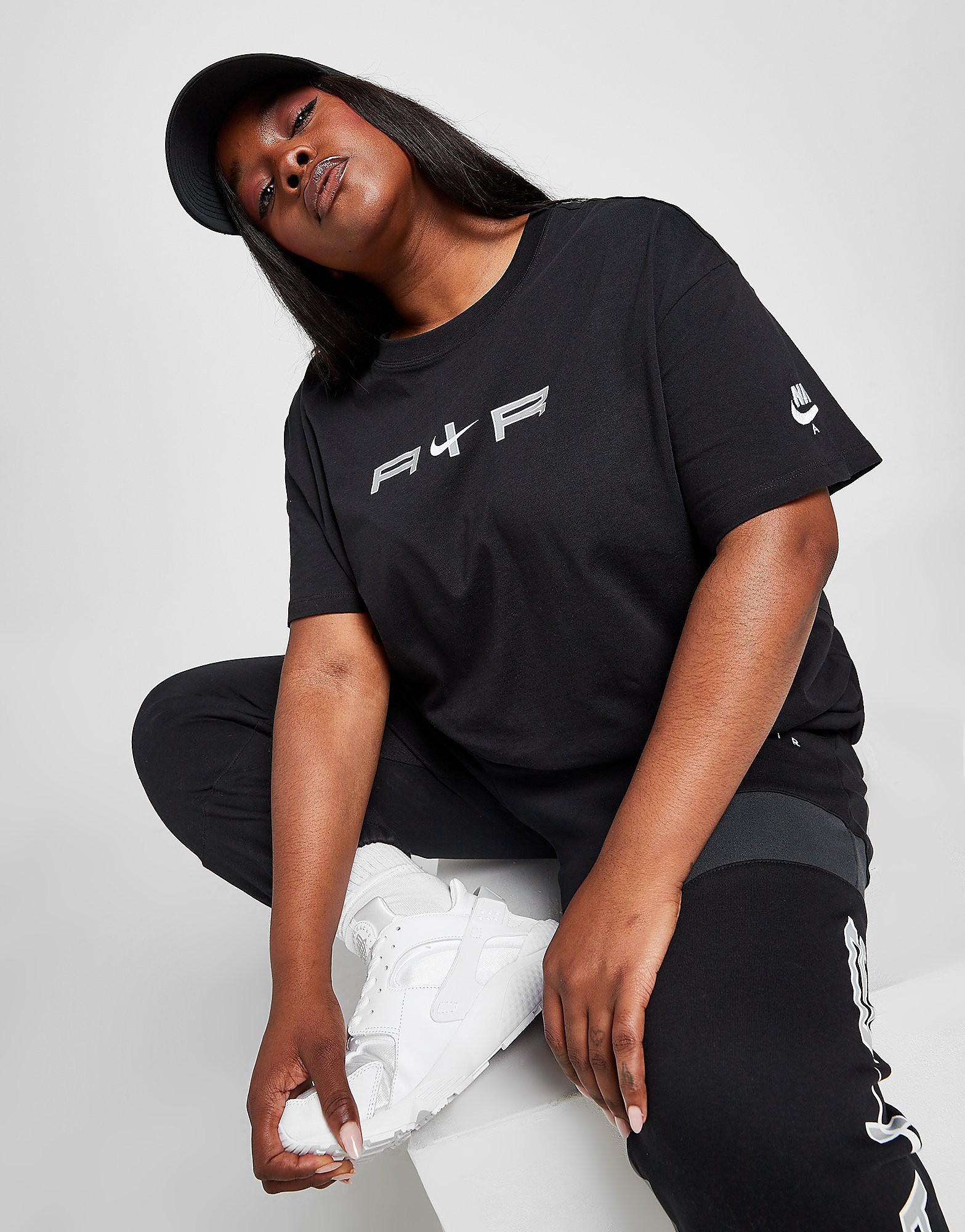 

Nike Air Boyfriend Plus Size T-Shirt - Black/White - Womens, Black/White
