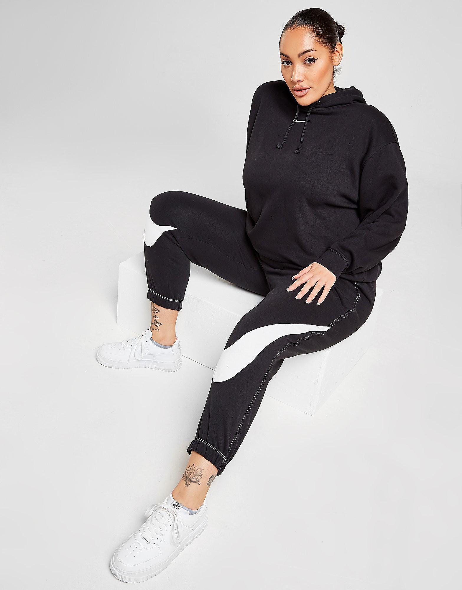 

Nike Easy Fleece Plus Size Joggers - Black/White/White - Womens, Black/White/White