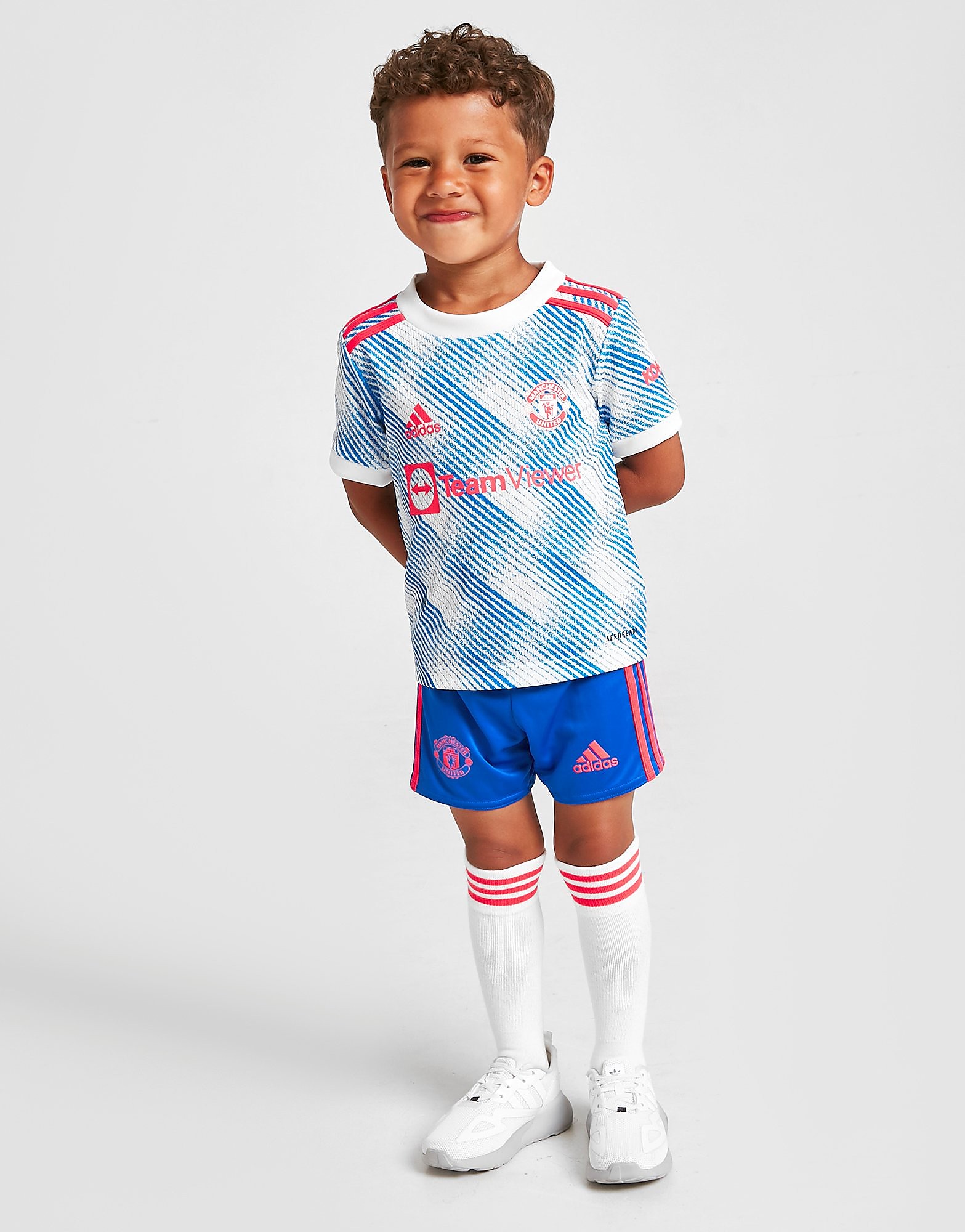

adidas Manchester United FC 2021/22 Away Kit Children - Cloud White / Glow Blue - Kids, Cloud White / Glow Blue