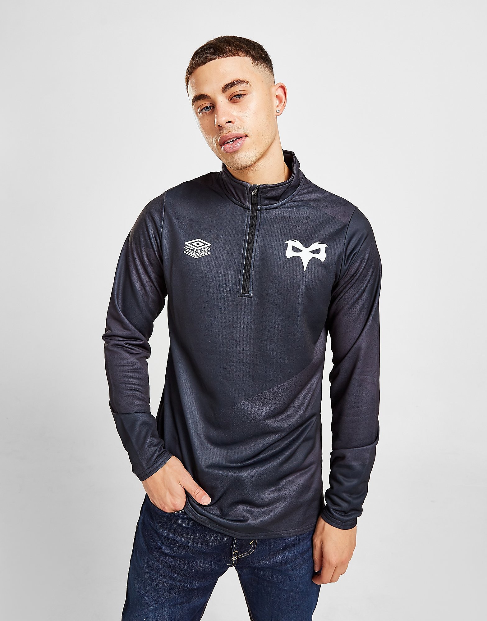 

Umbro Ospreys Rugby 1/2 Zip Warm Up Top - Black - Mens, Black